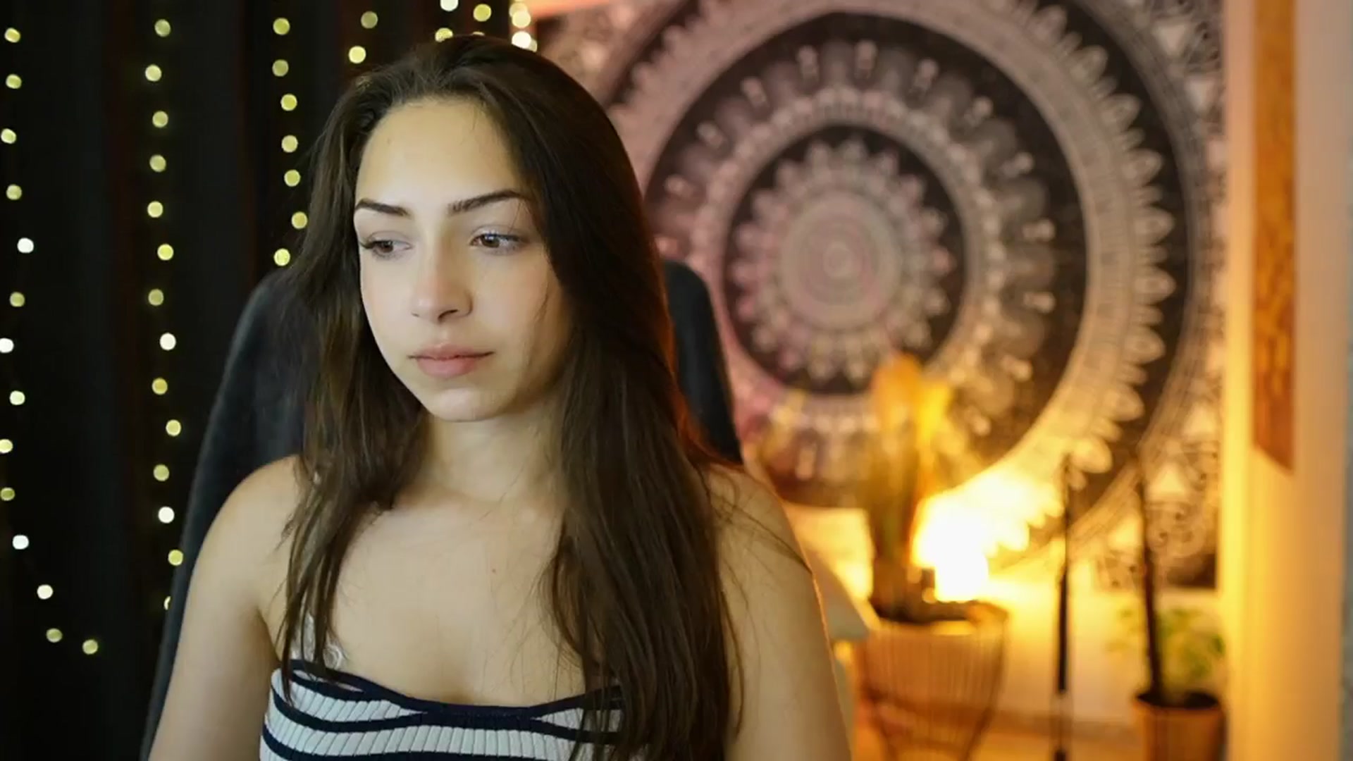 Gallery image thumbnail from Briar__Rose's myfreecams stream on, 05/30/2024, 16:23 image 14 of 20