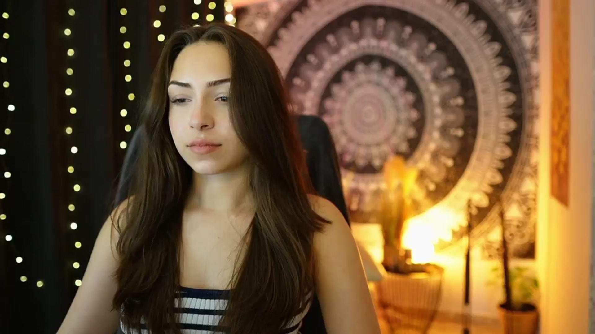 Gallery image thumbnail from Briar__Rose's myfreecams stream on, 05/30/2024, 16:23 image 19 of 20