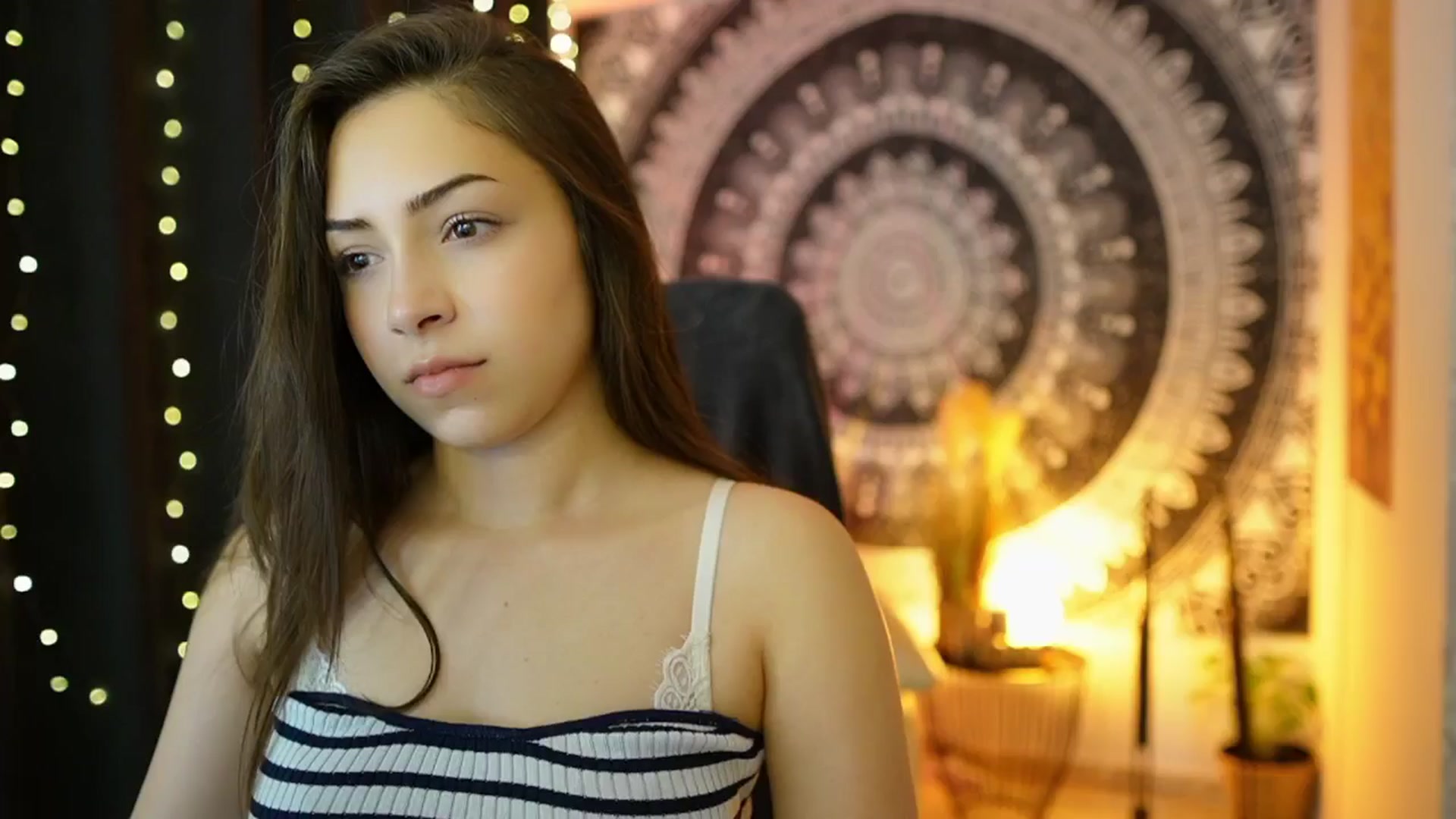 Gallery image thumbnail from Briar__Rose's myfreecams stream on, 05/30/2024, 17:39 image 5 of 20