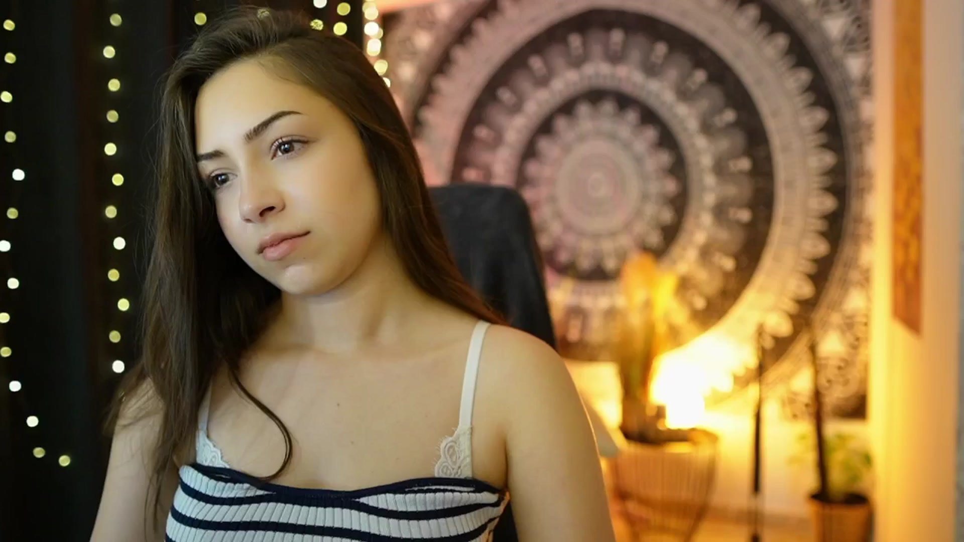 Gallery image thumbnail from Briar__Rose's myfreecams stream on, 05/30/2024, 17:39 image 11 of 20