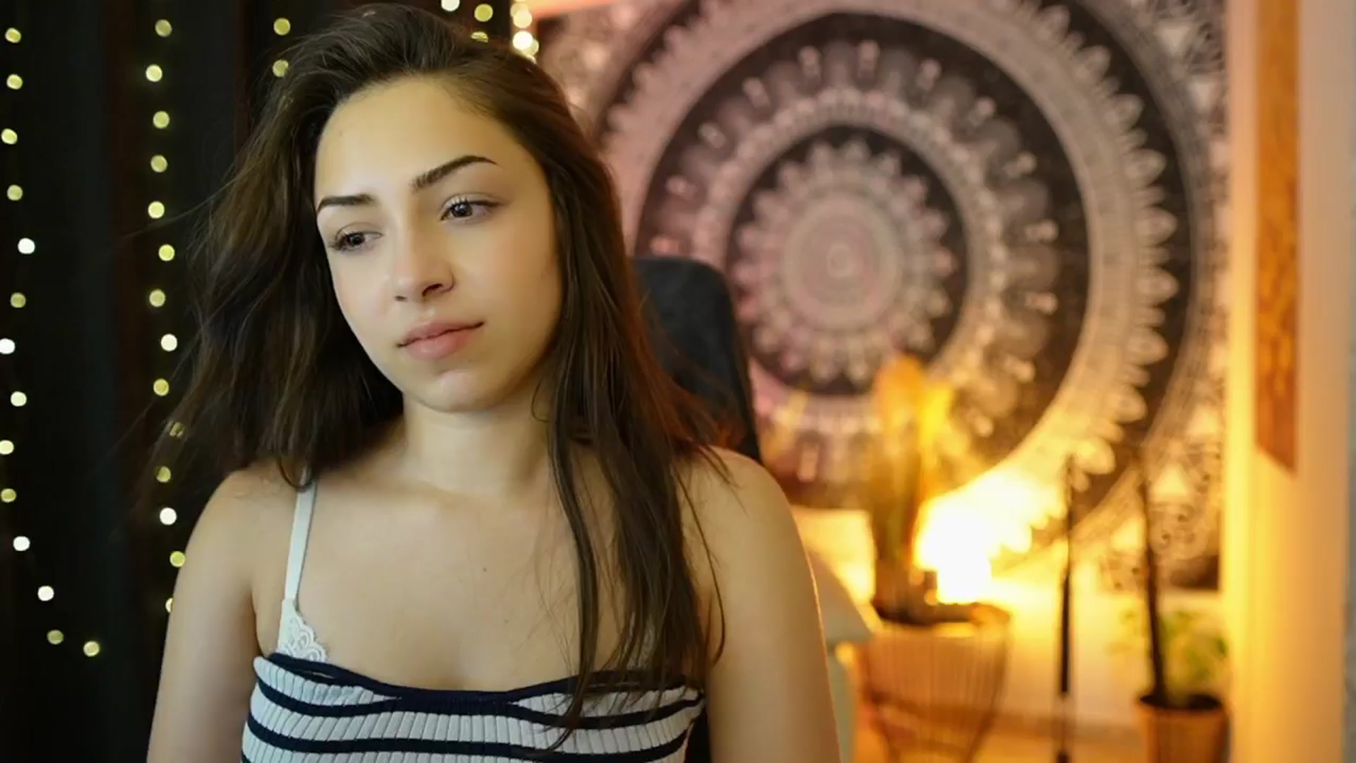Gallery image thumbnail from Briar__Rose's myfreecams stream on, 05/30/2024, 17:39 image 18 of 20