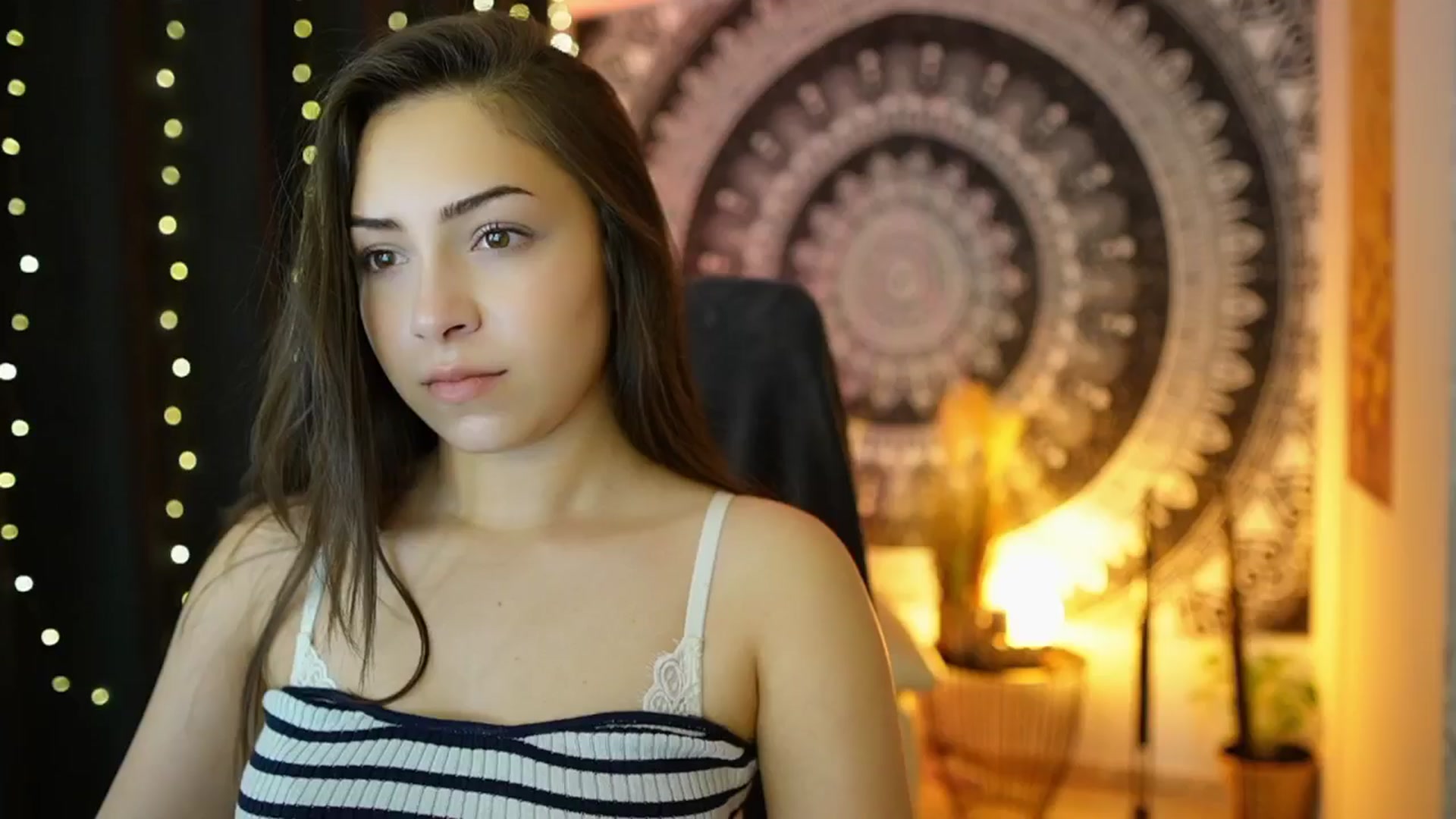 Gallery image thumbnail from Briar__Rose's myfreecams stream on, 05/30/2024, 17:39 image 4 of 20