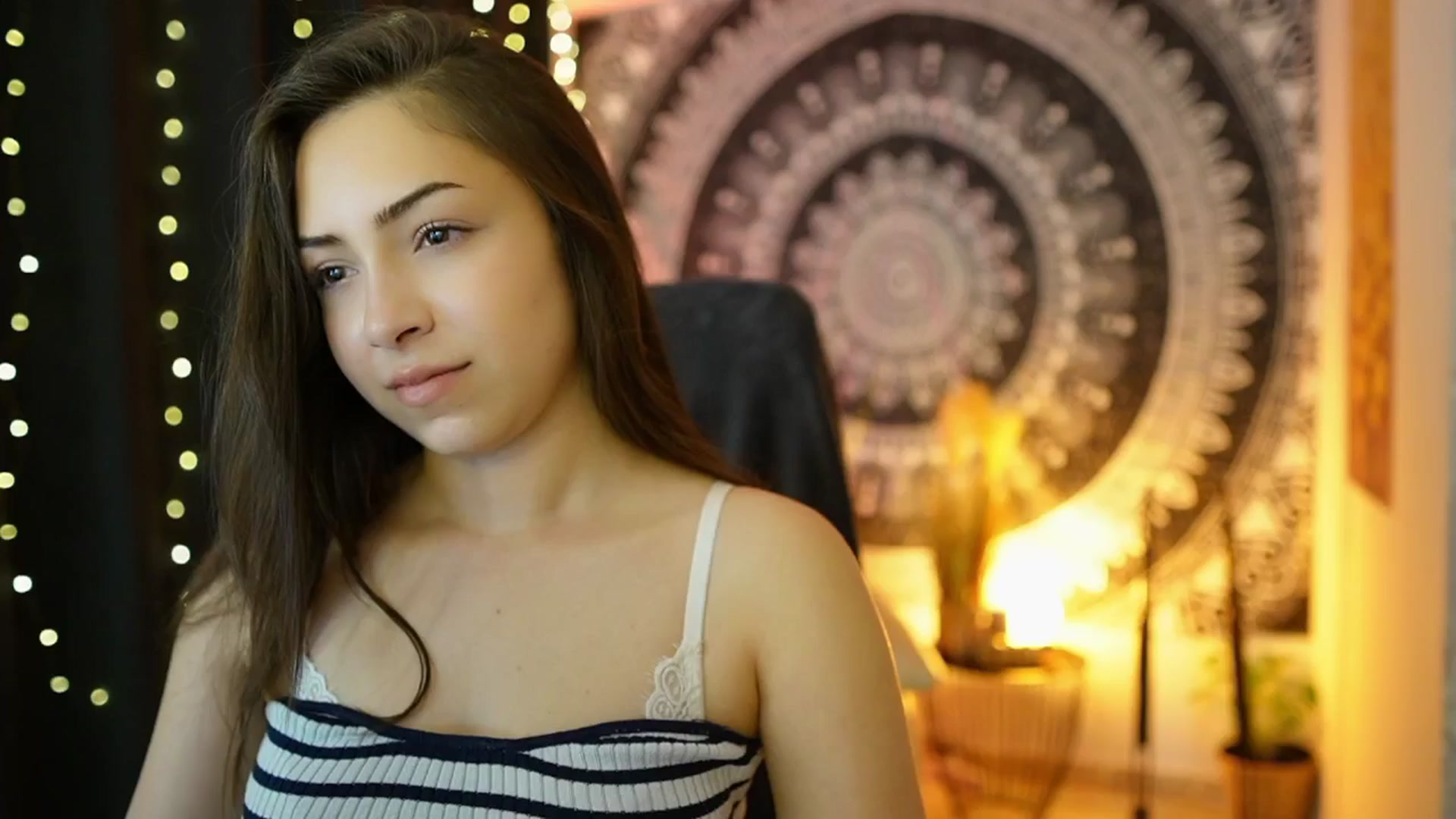 Gallery image thumbnail from Briar__Rose's myfreecams stream on, 05/30/2024, 17:39 image 9 of 20