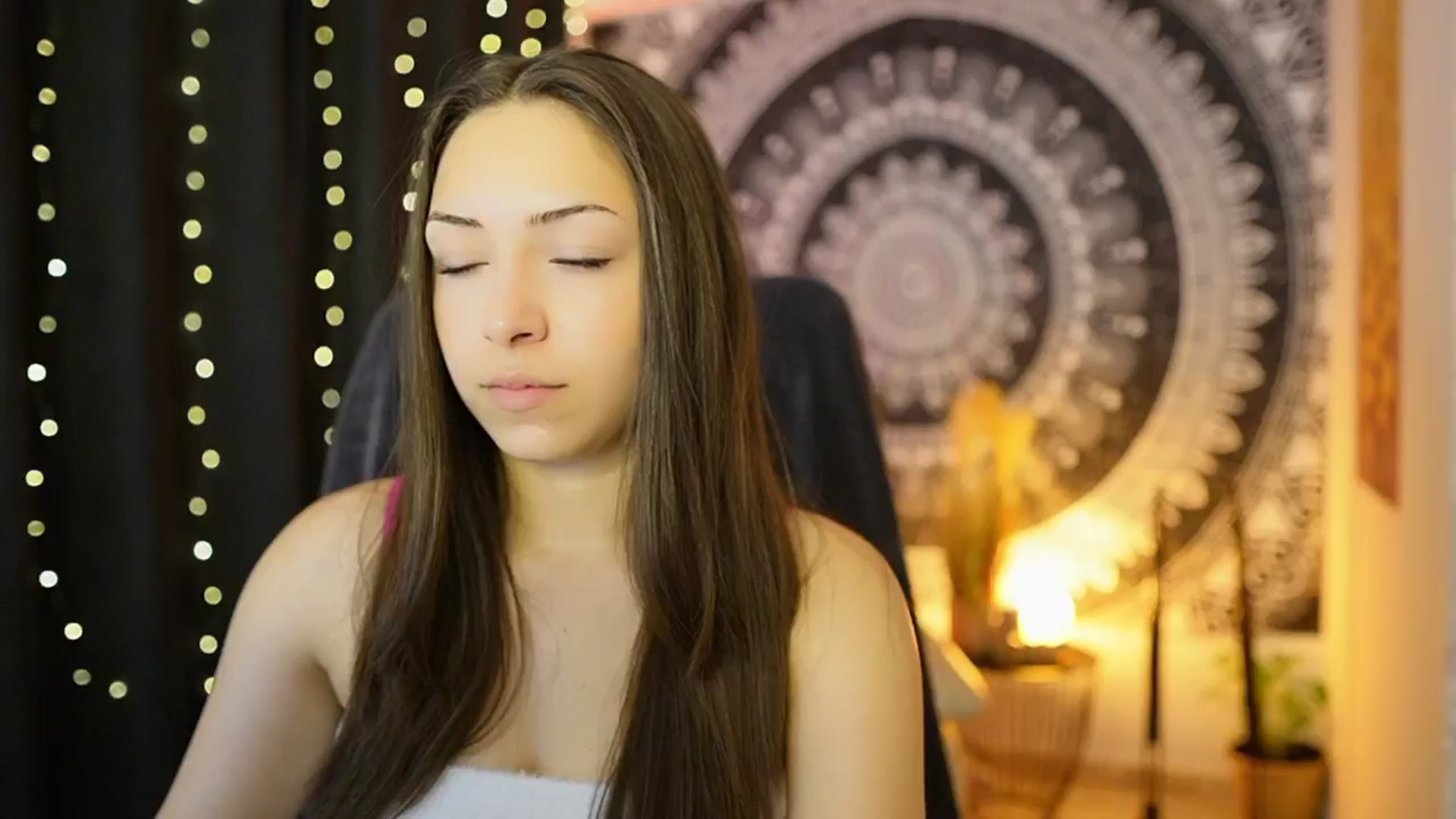 Gallery image thumbnail from Briar__Rose's myfreecams stream on, 06/01/2024, 13:53 image 4 of 20