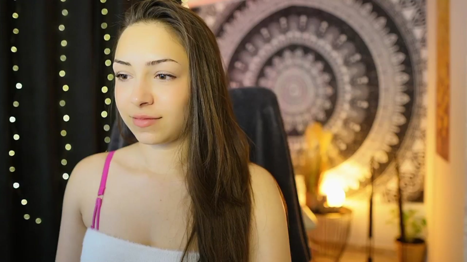 Gallery image thumbnail from Briar__Rose's myfreecams stream on, 06/01/2024, 15:14 image 15 of 20