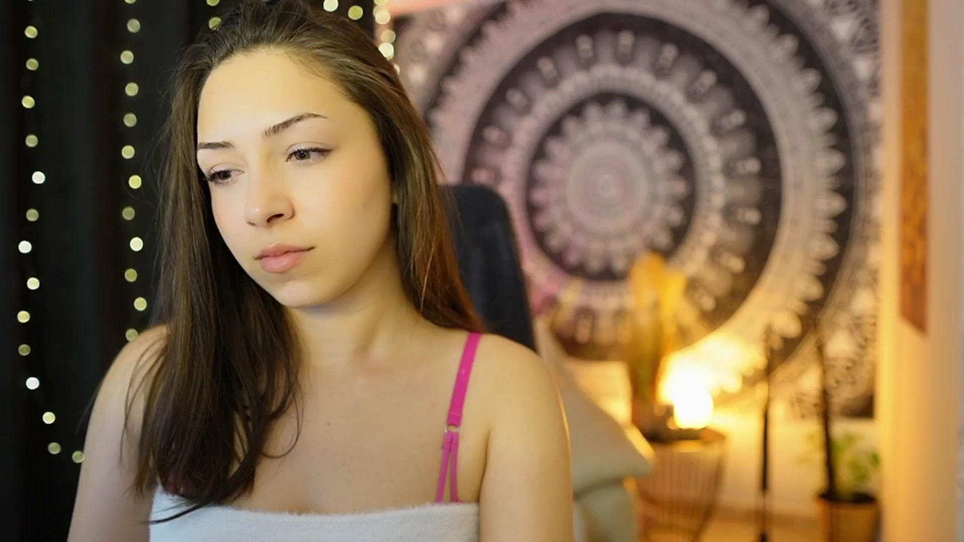 Gallery image thumbnail from Briar__Rose's myfreecams stream on, 06/01/2024, 18:00 image 16 of 20