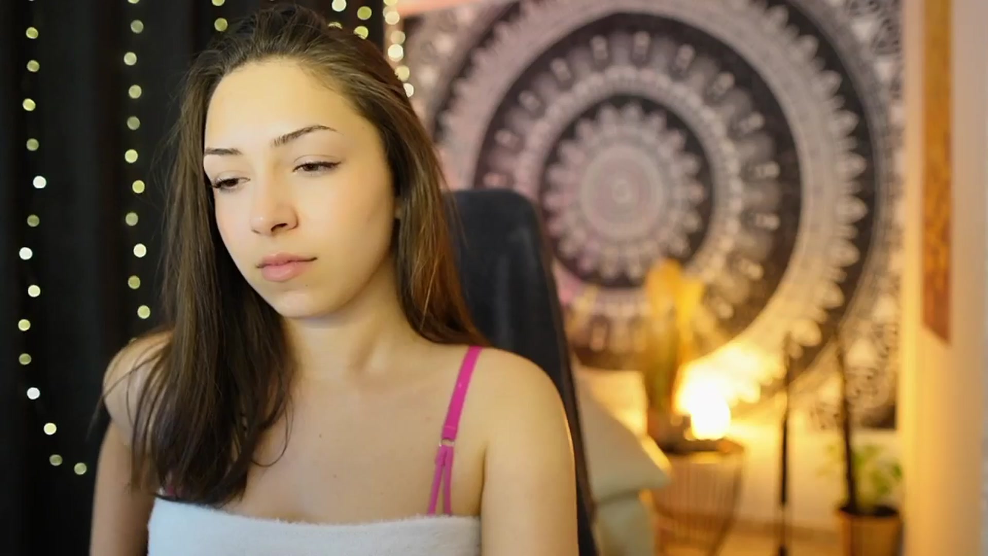 Gallery image thumbnail from Briar__Rose's myfreecams stream on, 06/01/2024, 18:00 image 15 of 20