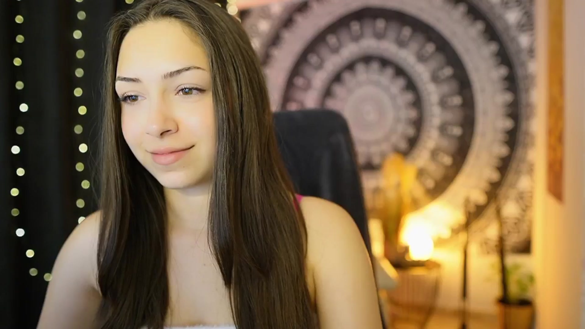 Gallery image thumbnail from Briar__Rose's myfreecams stream on, 06/01/2024, 18:00 image 2 of 20