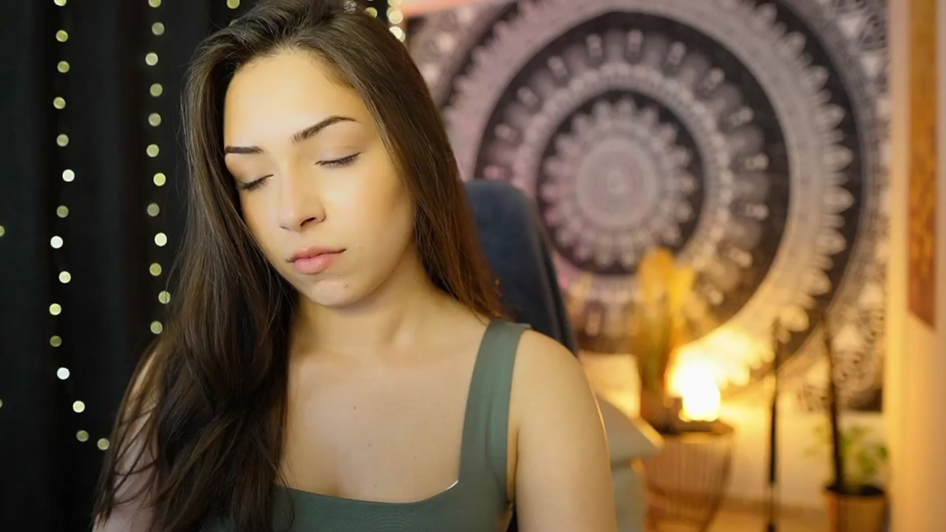 Gallery image thumbnail from Briar__Rose's myfreecams stream on, 06/04/2024, 17:27 image 2 of 20