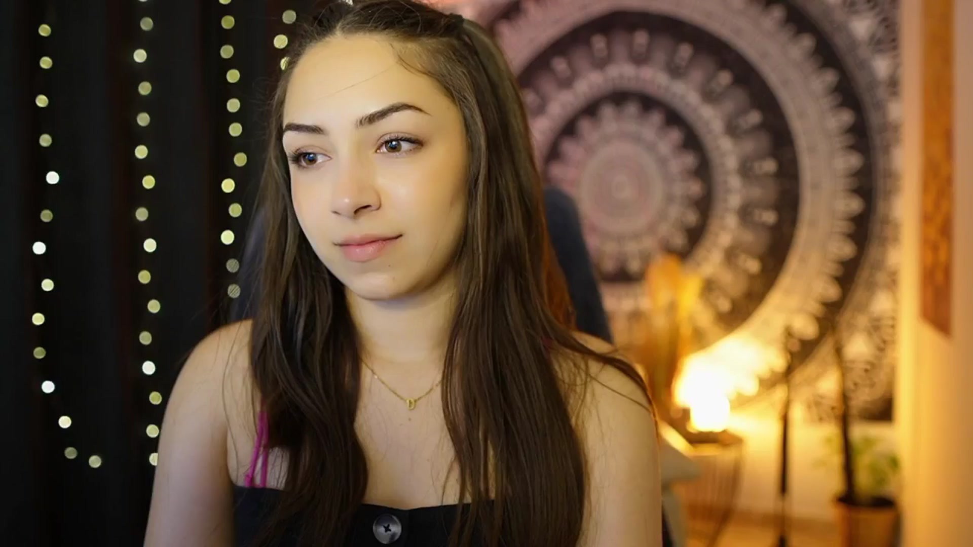 Gallery image thumbnail from Briar__Rose's myfreecams stream on, 06/06/2024, 14:57 image 17 of 20