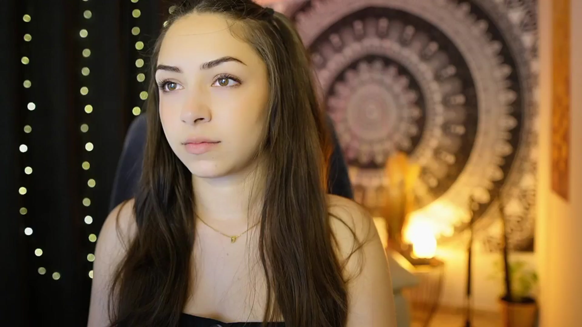 Gallery image thumbnail from Briar__Rose's myfreecams stream on, 06/06/2024, 14:57 image 6 of 20