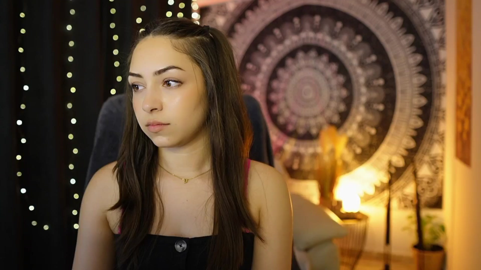 Gallery image thumbnail from Briar__Rose's myfreecams stream on, 06/06/2024, 16:38 image 9 of 20