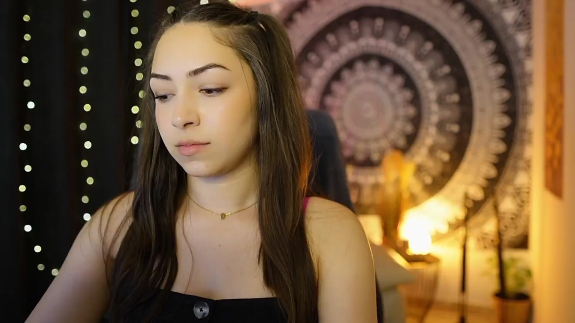 Gallery image thumbnail from Briar__Rose's myfreecams stream on, 06/06/2024, 16:38 image 3 of 20