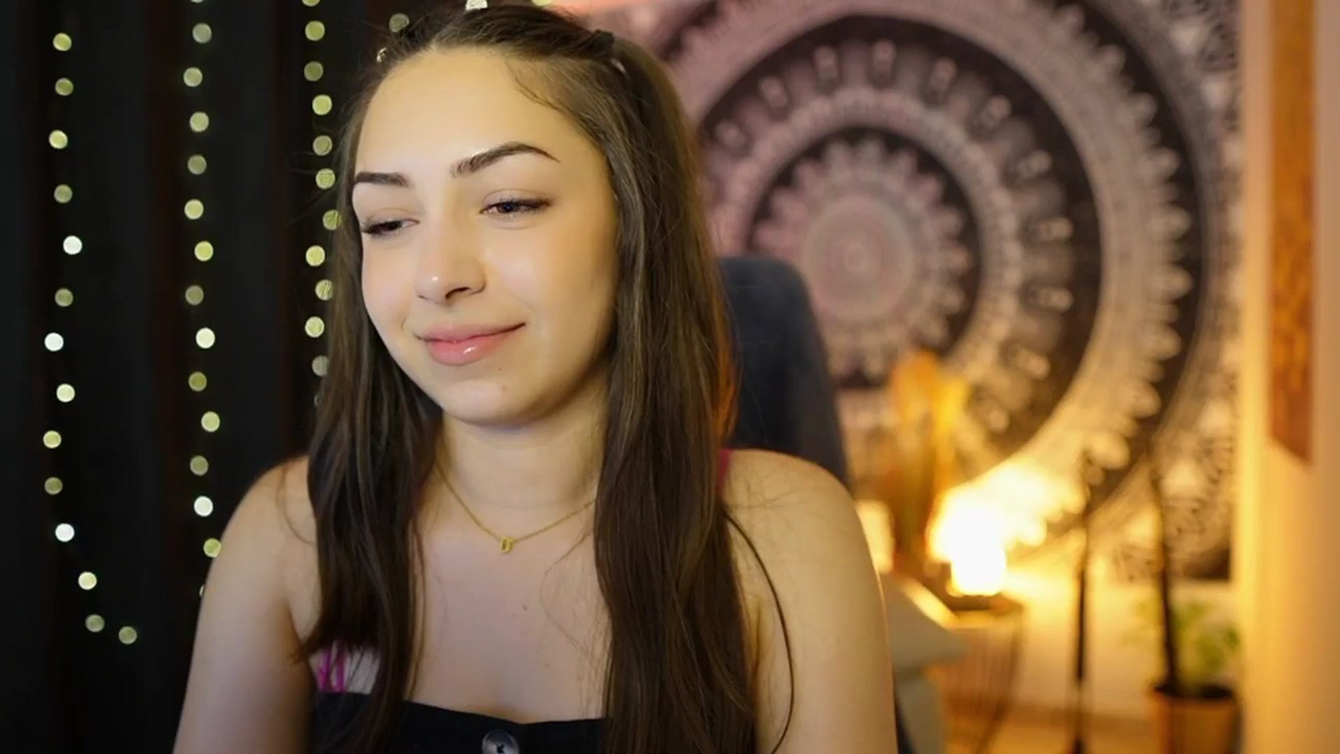 Gallery image thumbnail from Briar__Rose's myfreecams stream on, 06/06/2024, 17:58 image 17 of 20
