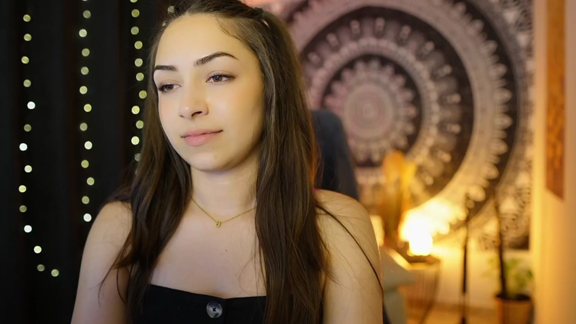 Gallery image thumbnail from Briar__Rose's myfreecams stream on, 06/06/2024, 17:58 image 4 of 20