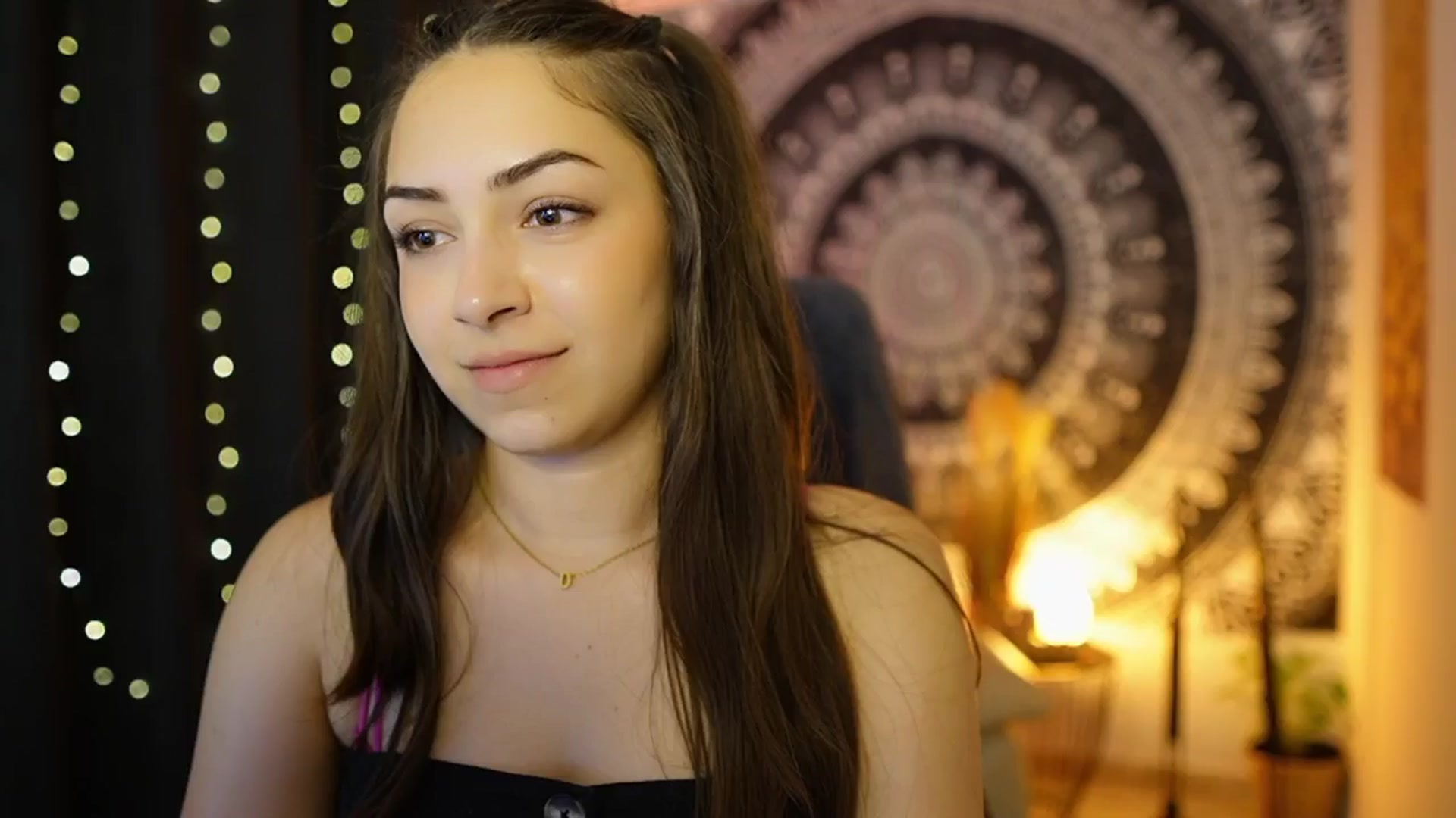Gallery image thumbnail from Briar__Rose's myfreecams stream on, 06/06/2024, 17:58 image 3 of 20