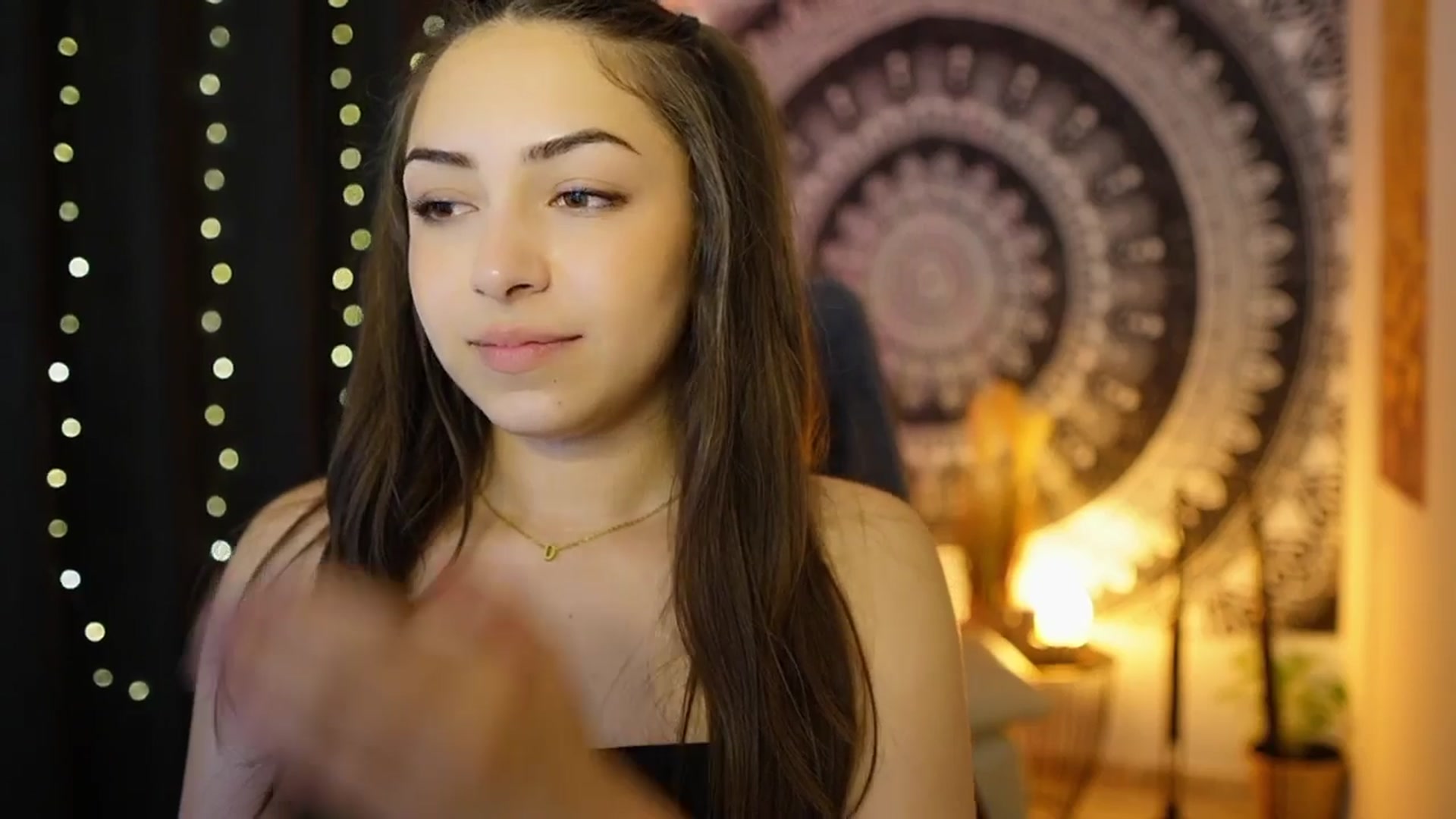 Gallery image thumbnail from Briar__Rose's myfreecams stream on, 06/06/2024, 17:58 image 20 of 20