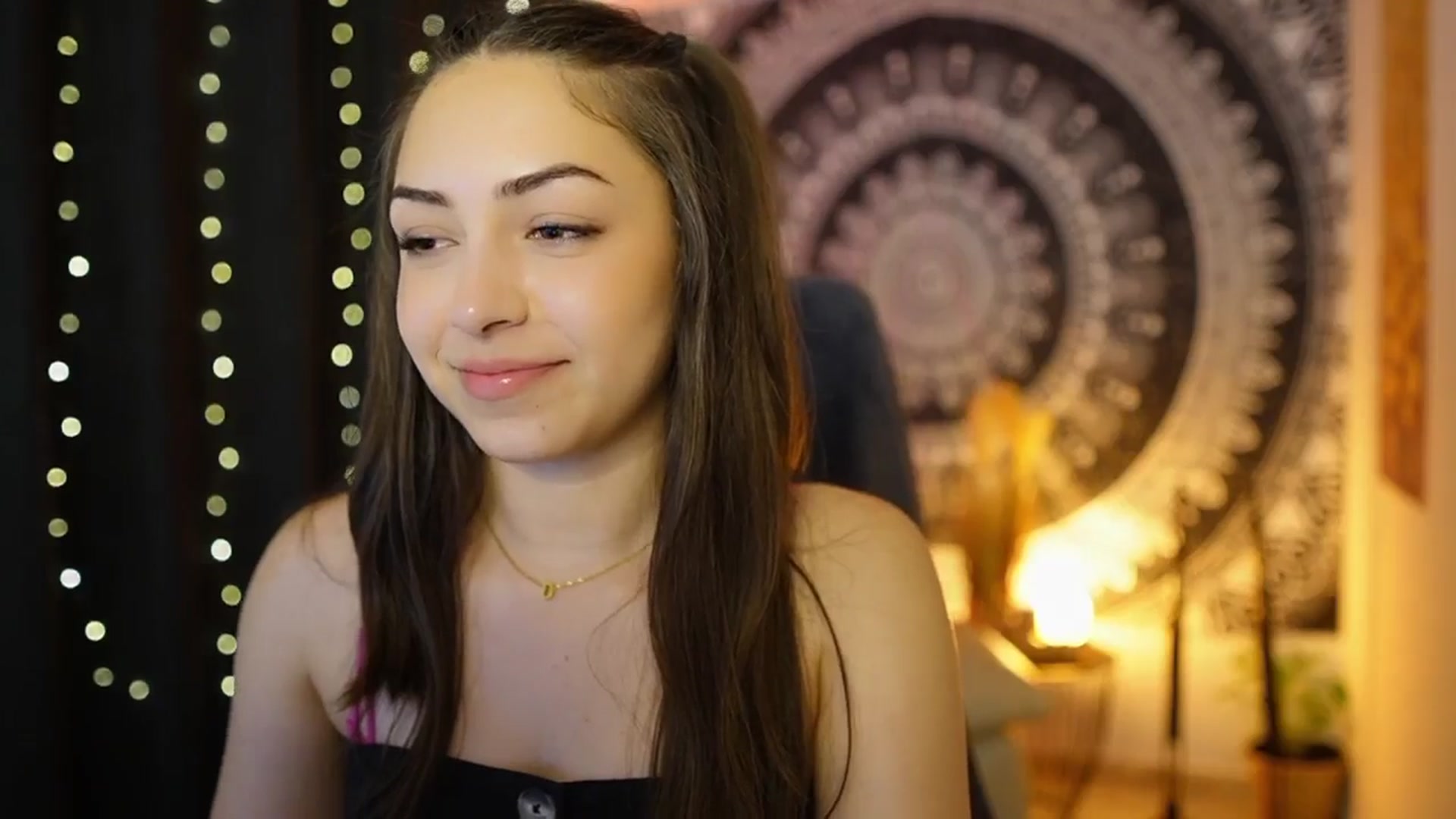 Gallery image thumbnail from Briar__Rose's myfreecams stream on, 06/06/2024, 17:58 image 16 of 20