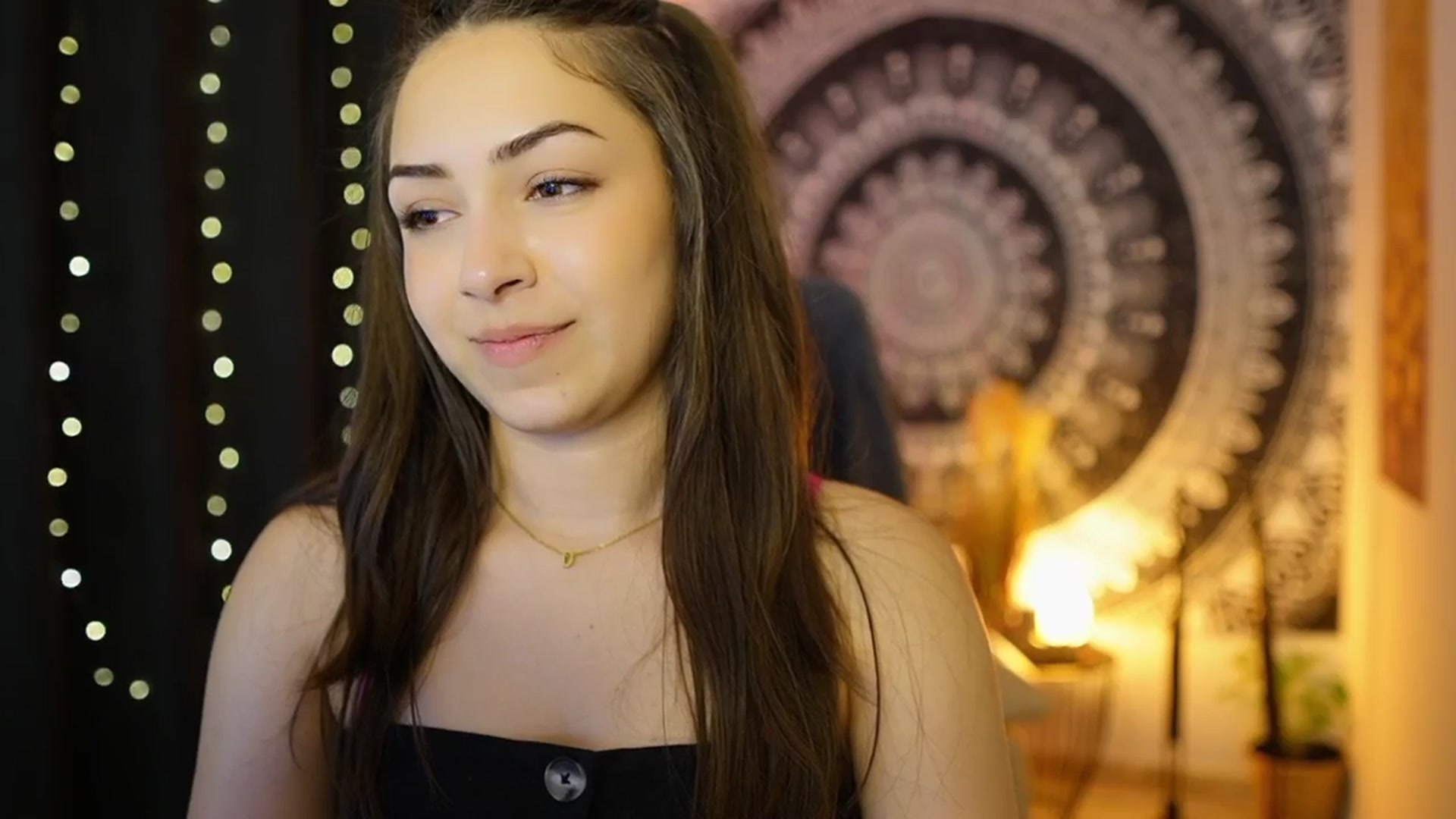 Gallery image thumbnail from Briar__Rose's myfreecams stream on, 06/06/2024, 17:58 image 9 of 20