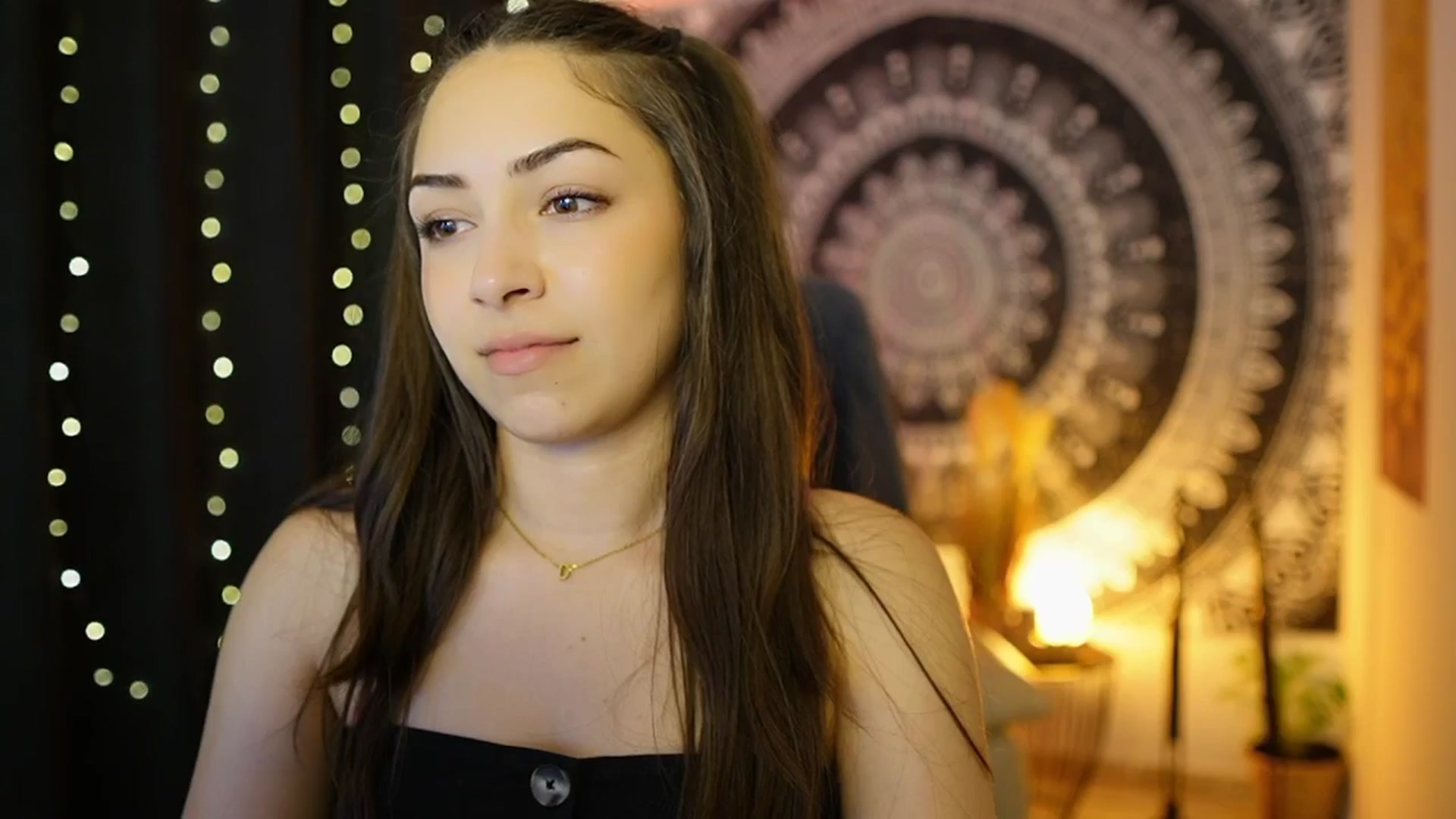 Gallery image thumbnail from Briar__Rose's myfreecams stream on, 06/06/2024, 17:58 image 5 of 20