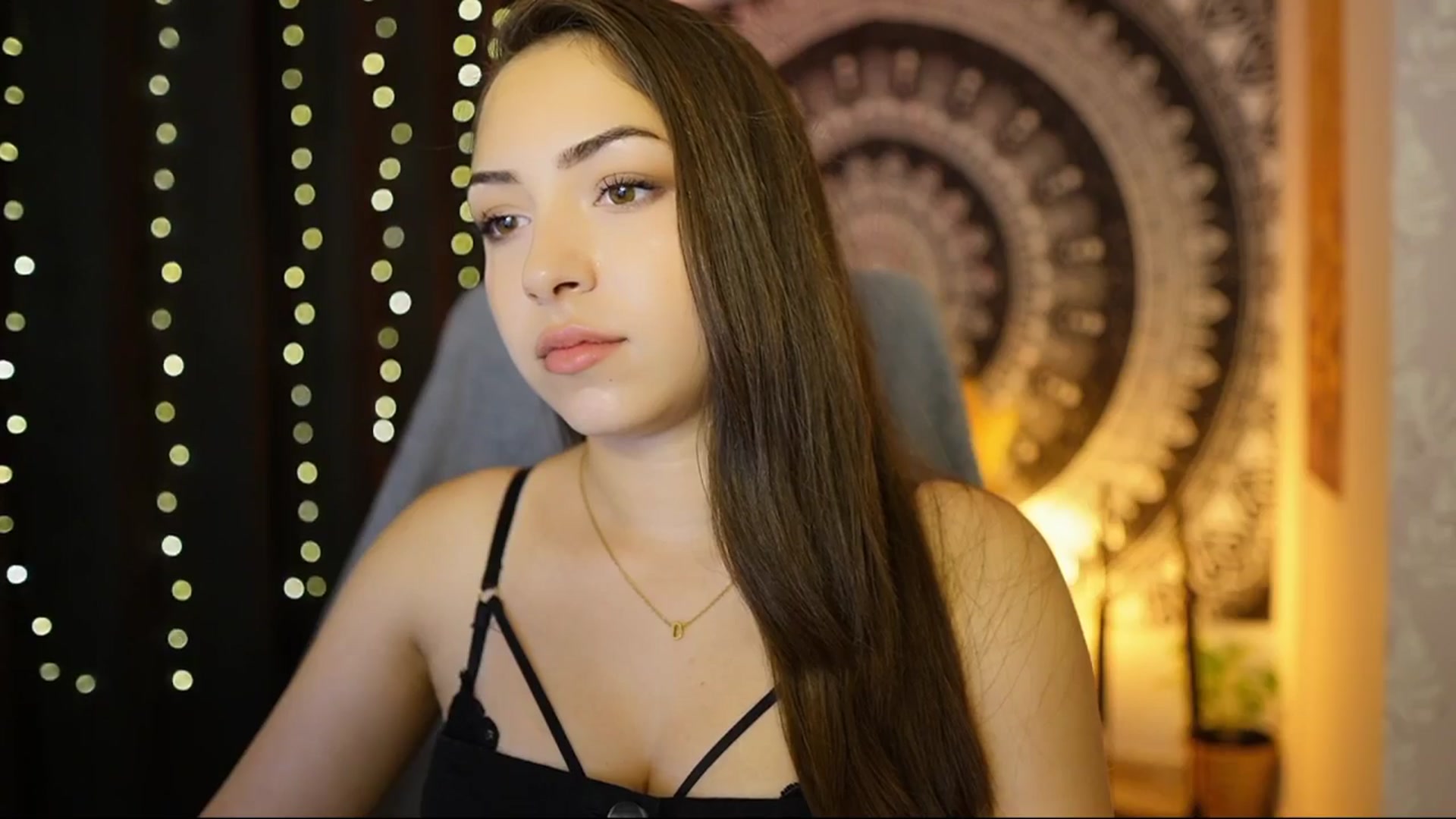 Gallery image thumbnail from Briar__Rose's myfreecams stream on, 06/13/2024, 17:34 image 14 of 20