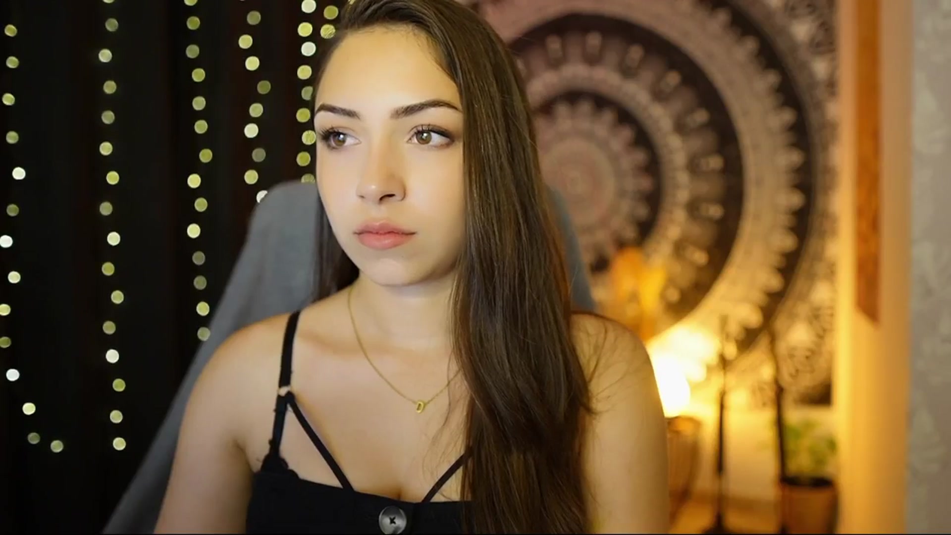 Gallery image thumbnail from Briar__Rose's myfreecams stream on, 06/13/2024, 17:34 image 3 of 20