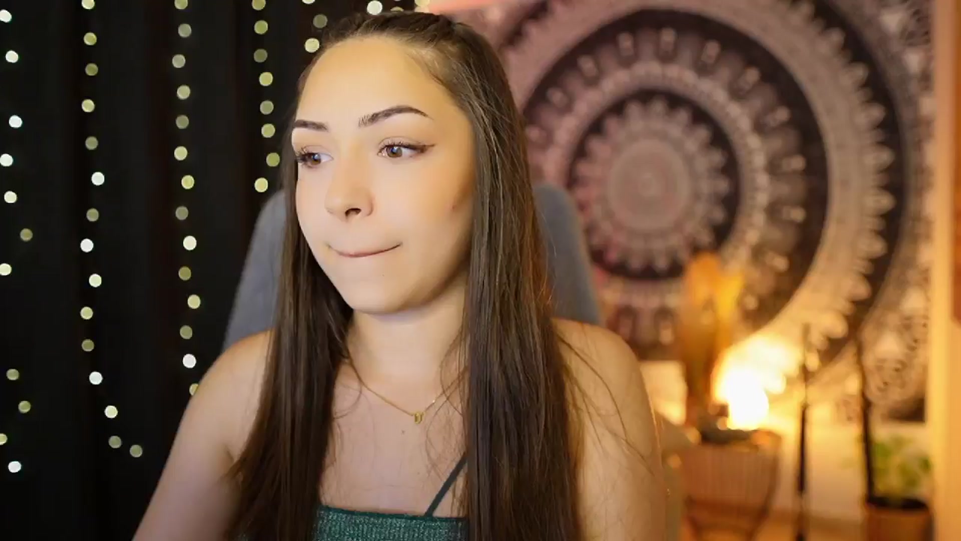 Gallery image thumbnail from Briar__Rose's myfreecams stream on, 06/14/2024, 13:35 image 12 of 20