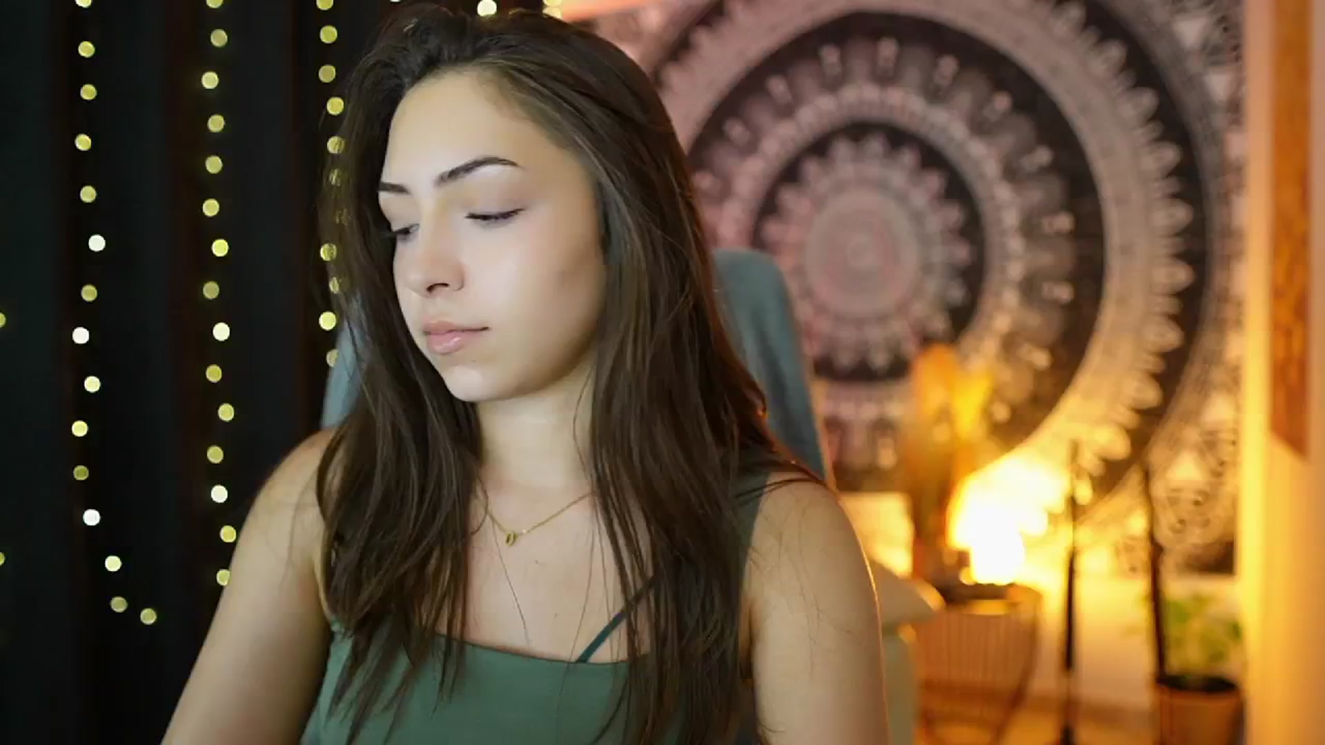 Gallery image thumbnail from Briar__Rose's myfreecams stream on, 06/20/2024, 17:45 image 16 of 20