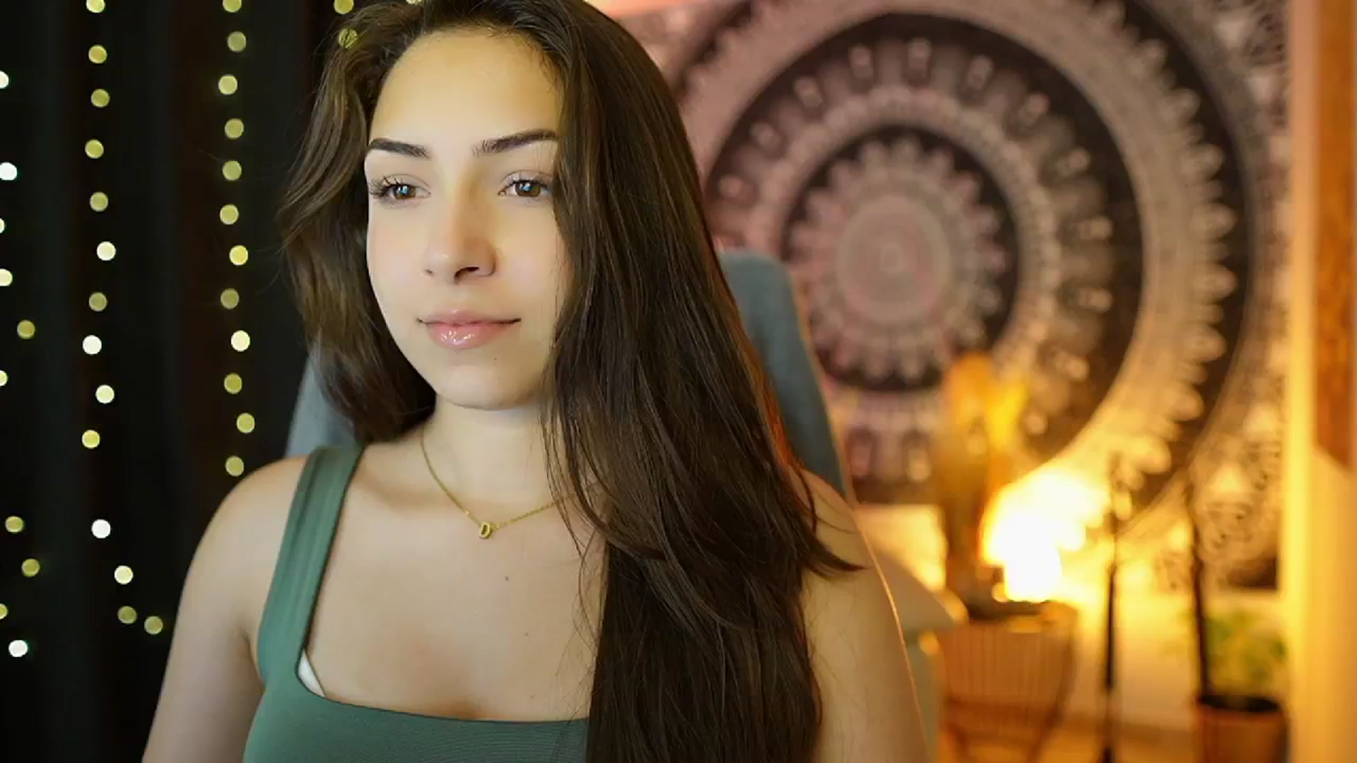 Gallery image thumbnail from Briar__Rose's myfreecams stream on, 06/25/2024, 16:38 image 4 of 20