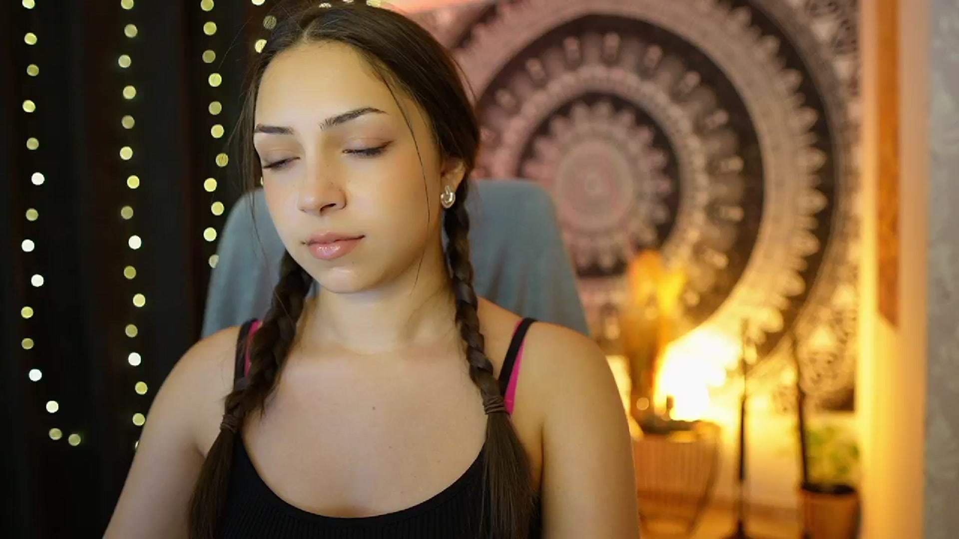 Gallery image thumbnail from Briar__Rose's myfreecams stream on, 07/02/2024, 16:37 image 18 of 20