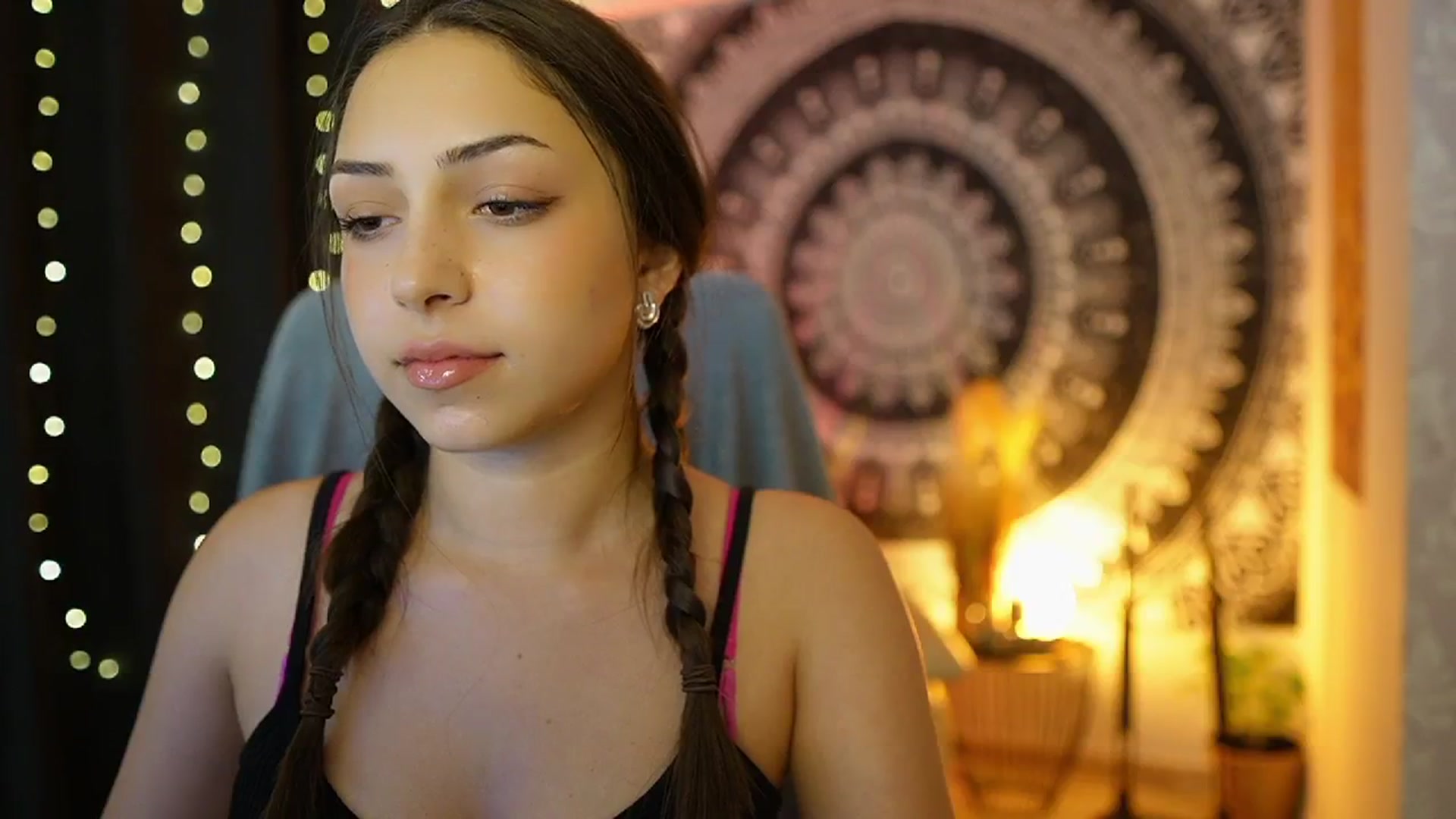 Gallery image thumbnail from Briar__Rose's myfreecams stream on, 07/02/2024, 18:00 image 18 of 20