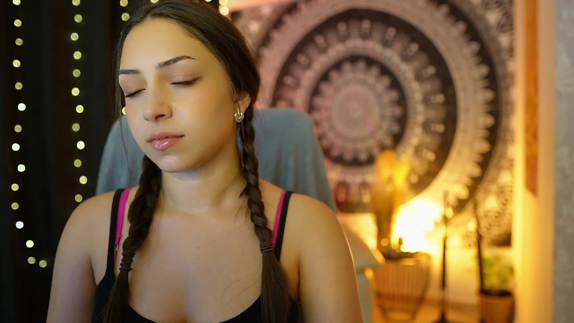 Gallery image thumbnail from Briar__Rose's myfreecams stream on, 07/02/2024, 18:00 image 17 of 20