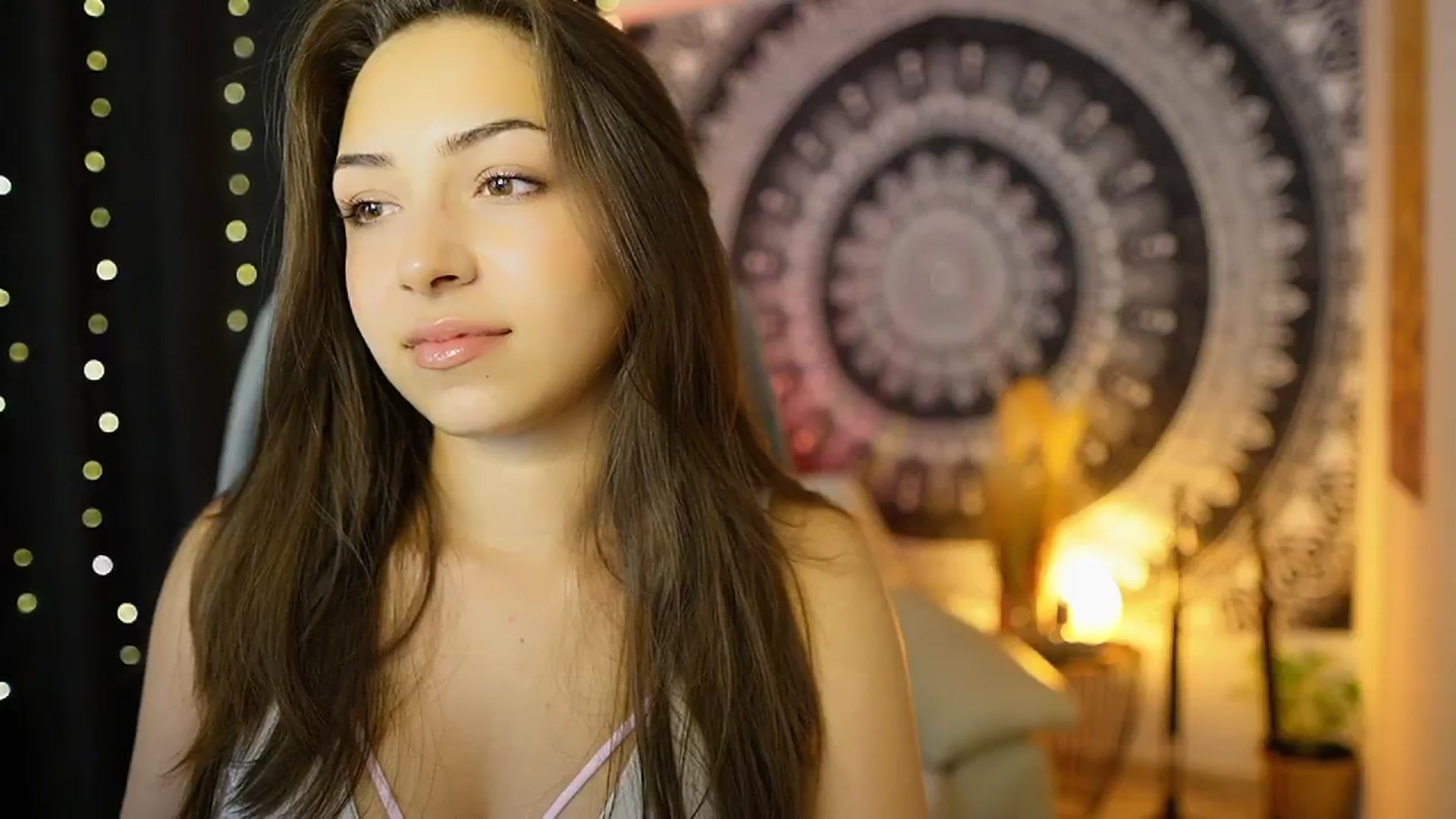 Gallery image thumbnail from Briar__Rose's myfreecams stream on, 07/04/2024, 16:35 image 8 of 20