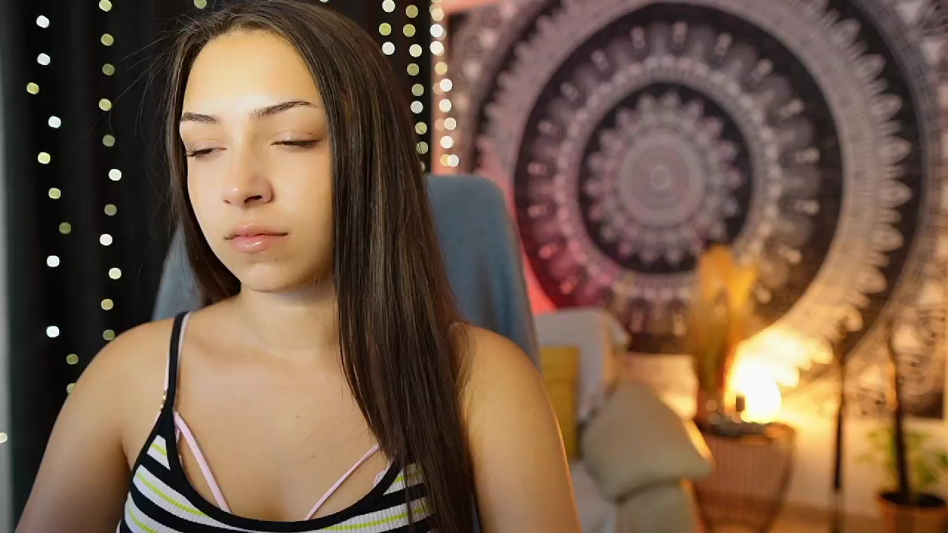 Gallery image thumbnail from Briar__Rose's myfreecams stream on, 07/09/2024, 17:11 image 17 of 20