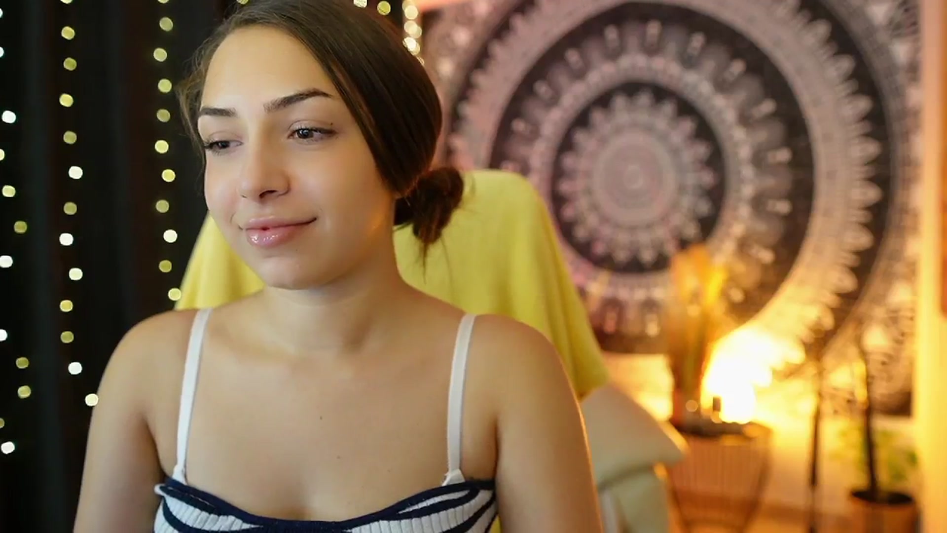 Gallery image thumbnail from Briar__Rose's myfreecams stream on, 07/17/2024, 14:47 image 14 of 20