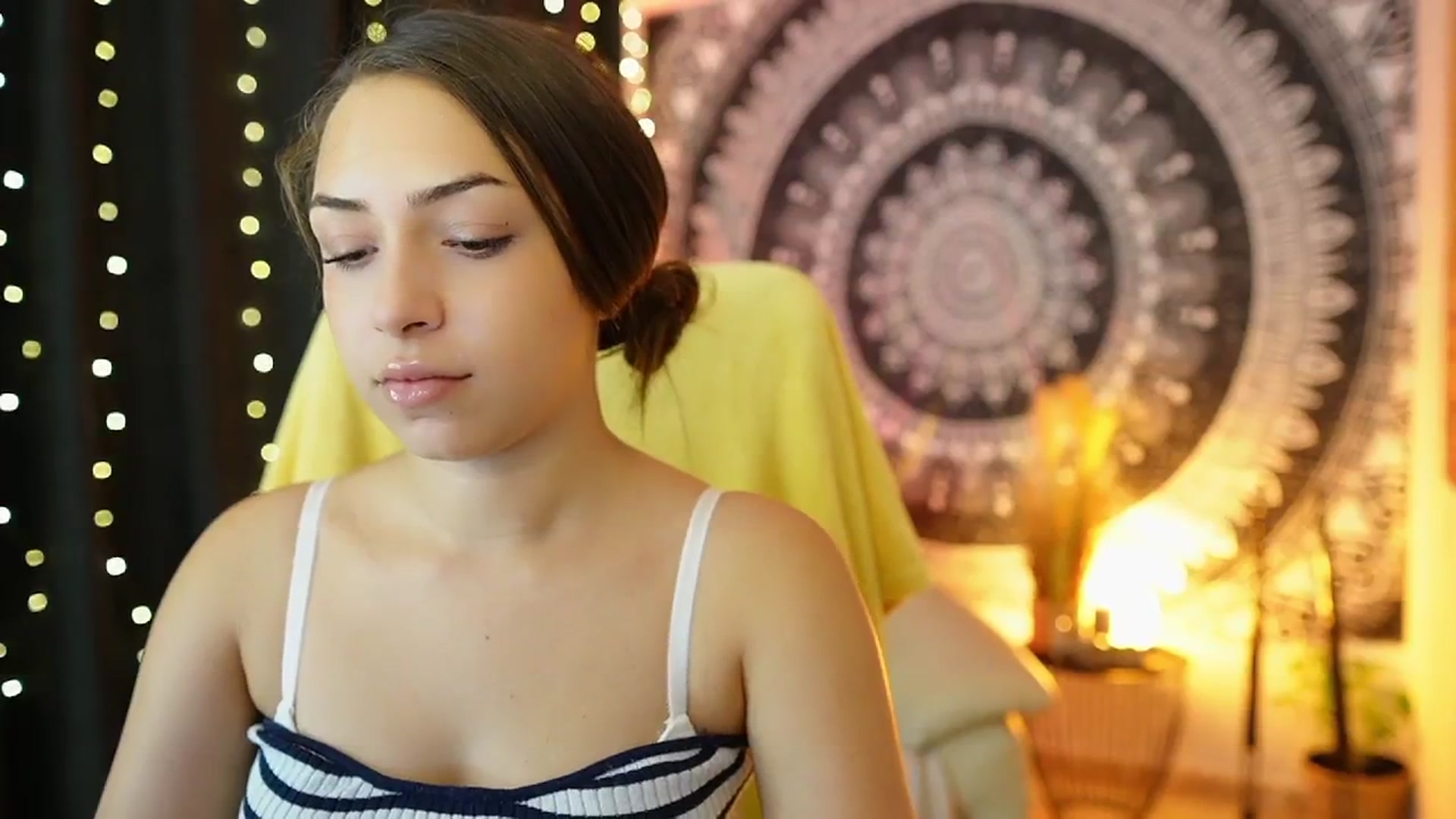 Gallery image thumbnail from Briar__Rose's myfreecams stream on, 07/17/2024, 14:47 image 17 of 20