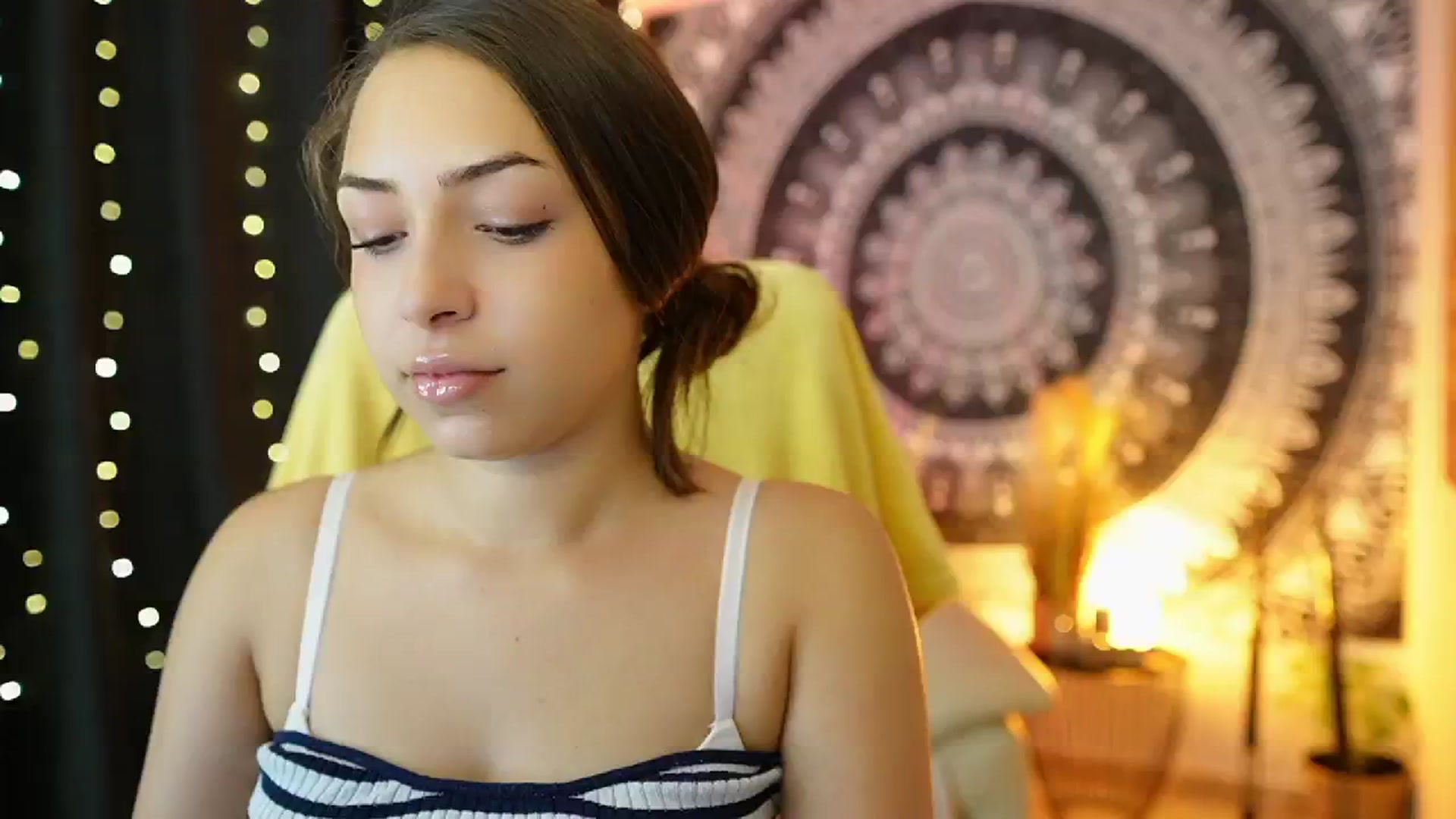 Gallery image thumbnail from Briar__Rose's myfreecams stream on, 07/17/2024, 15:25 image 8 of 20