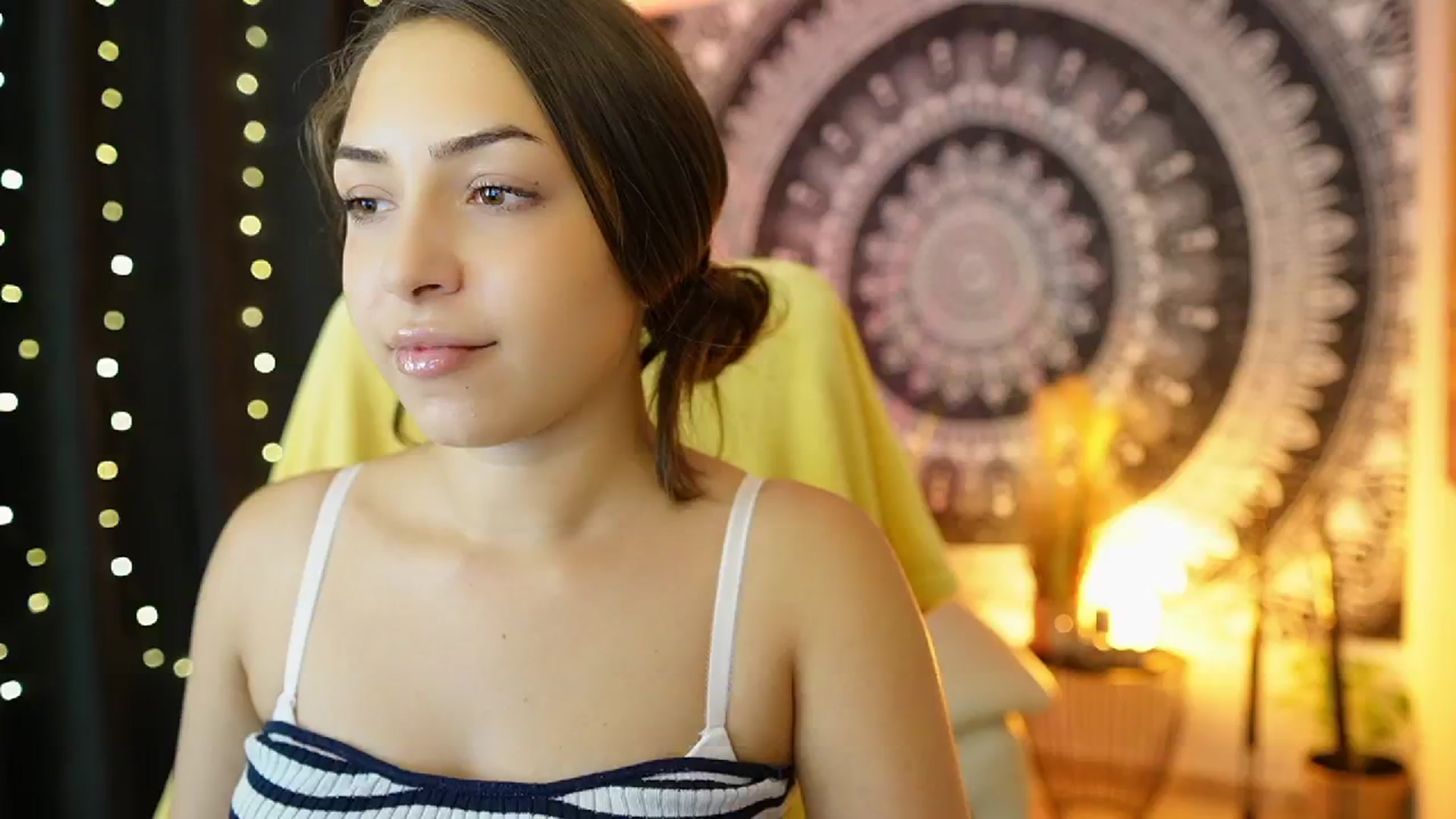 Gallery image thumbnail from Briar__Rose's myfreecams stream on, 07/17/2024, 15:25 image 13 of 20