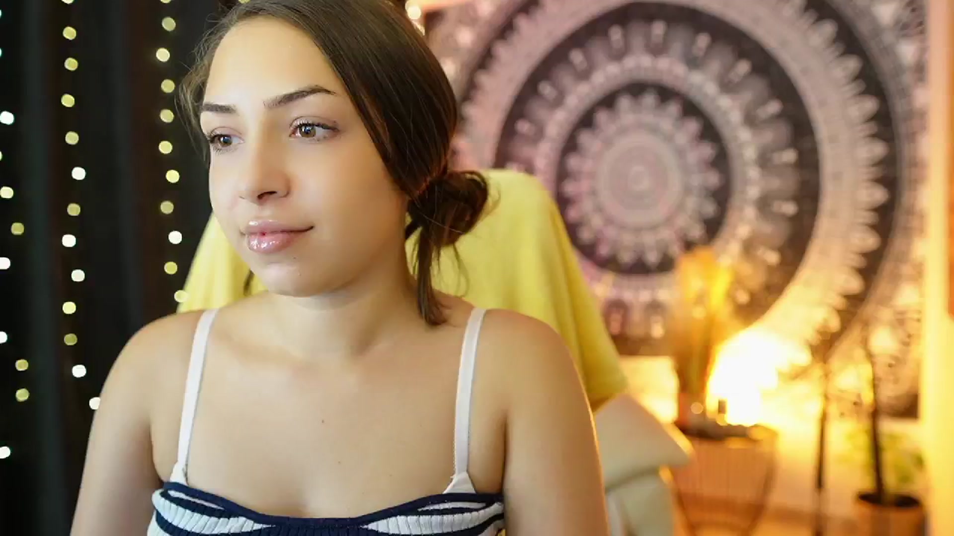 Gallery image thumbnail from Briar__Rose's myfreecams stream on, 07/17/2024, 15:25 image 11 of 20
