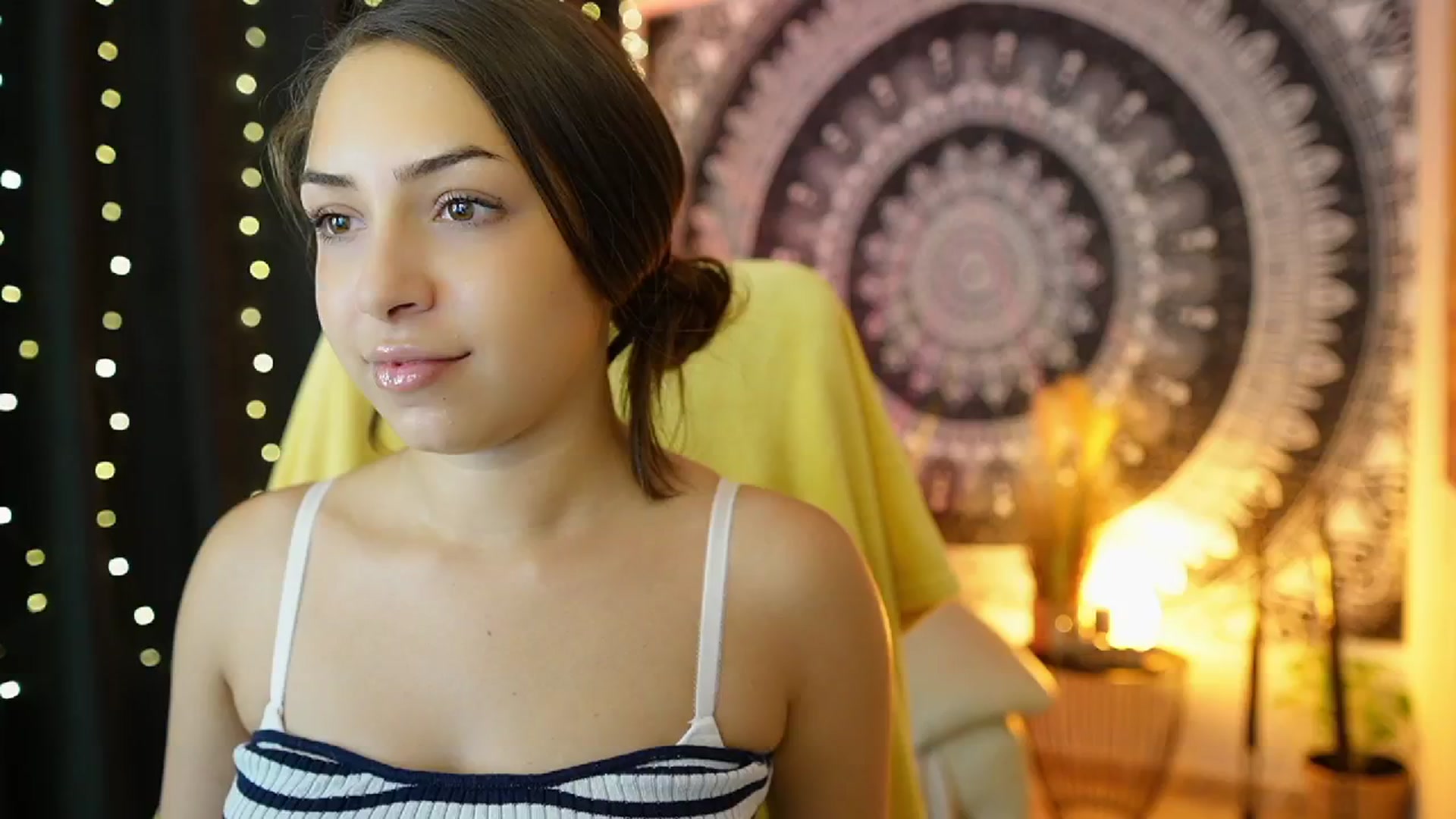 Gallery image thumbnail from Briar__Rose's myfreecams stream on, 07/17/2024, 15:25 image 15 of 20