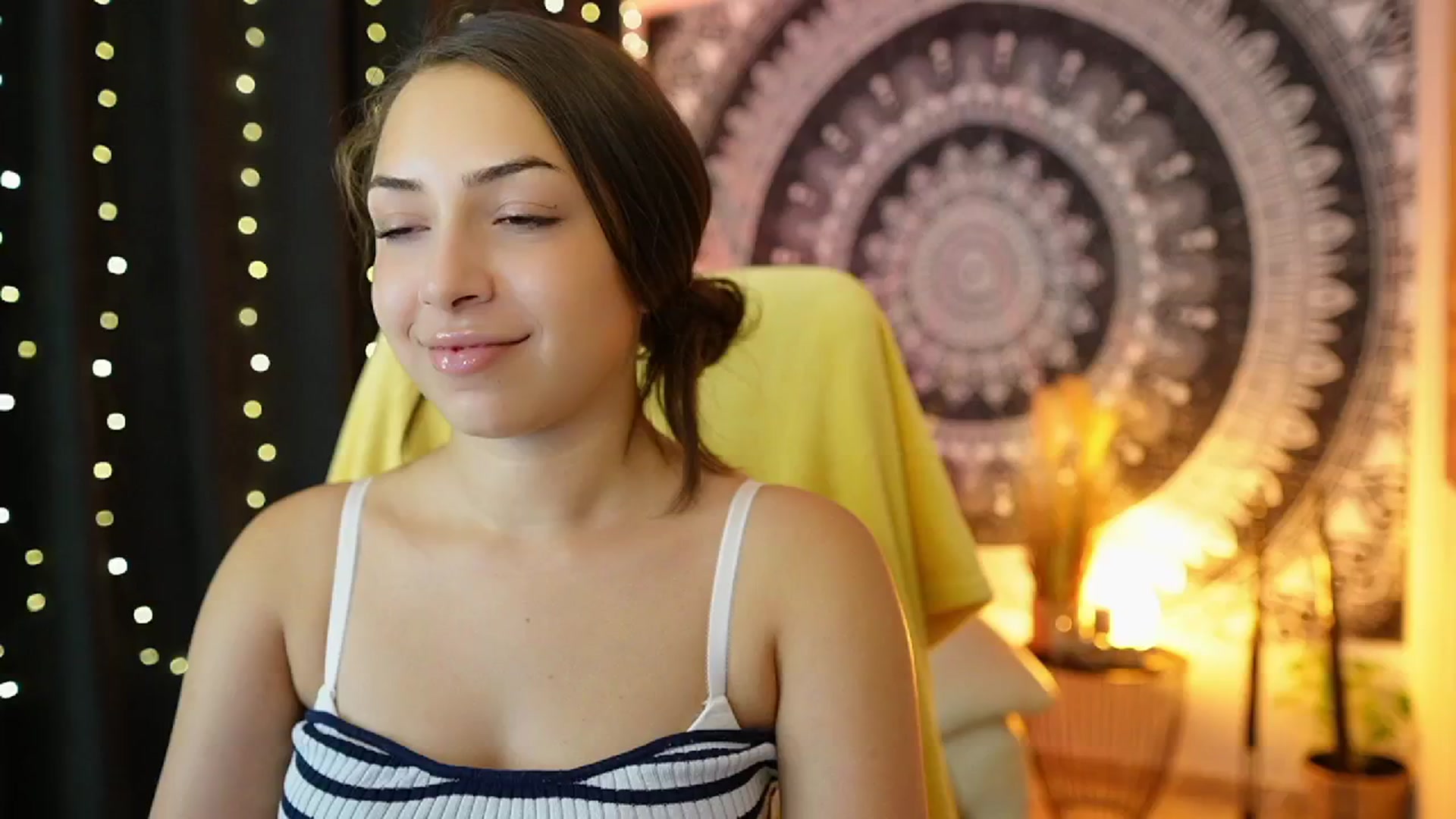 Gallery image thumbnail from Briar__Rose's myfreecams stream on, 07/17/2024, 15:25 image 18 of 20