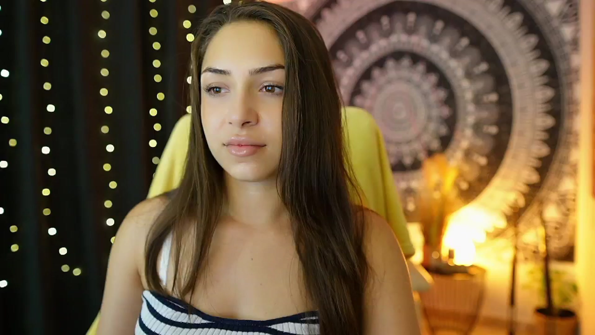Gallery image thumbnail from Briar__Rose's myfreecams stream on, 07/17/2024, 16:37 image 7 of 20