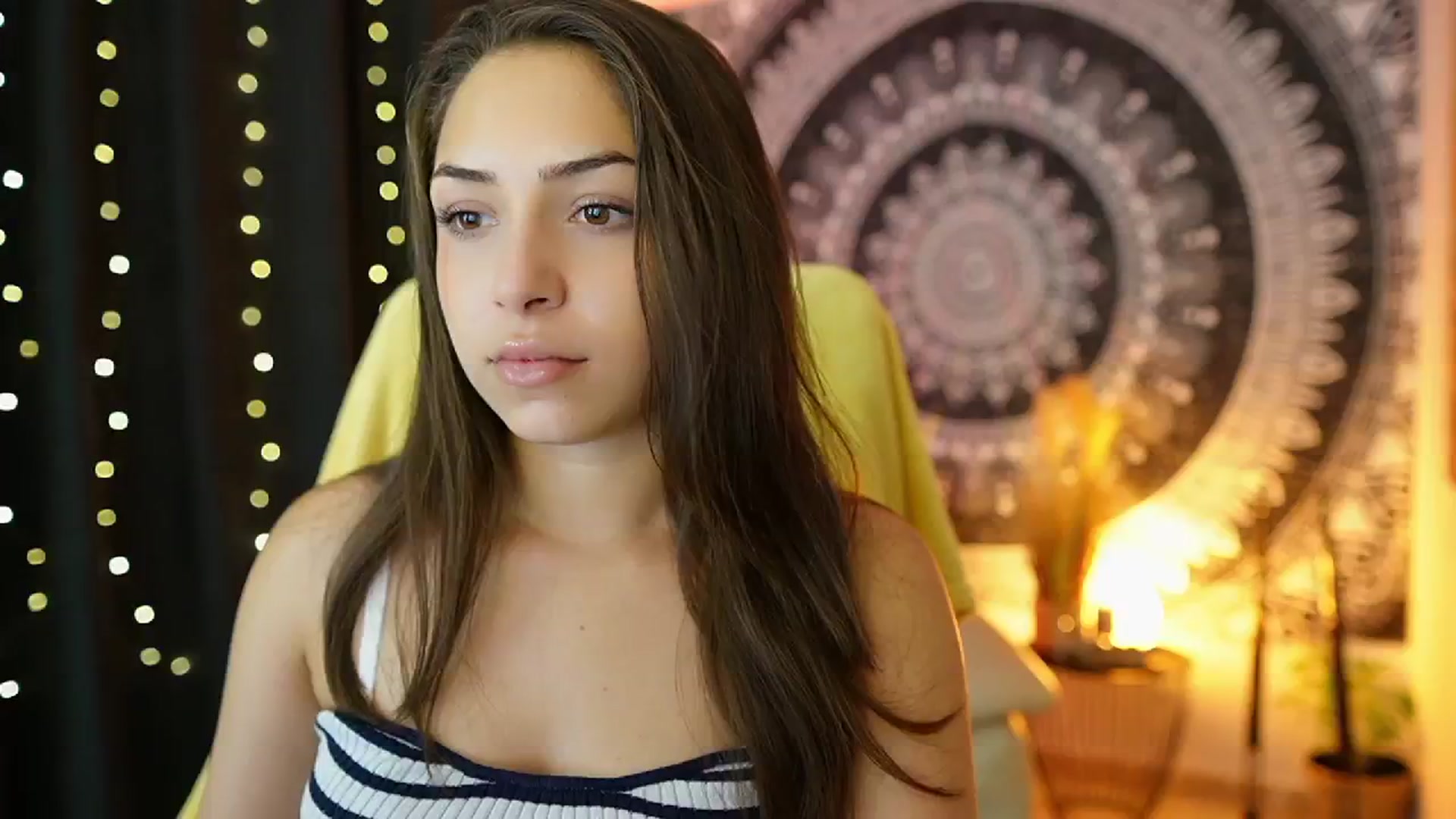 Gallery image thumbnail from Briar__Rose's myfreecams stream on, 07/17/2024, 16:37 image 3 of 20