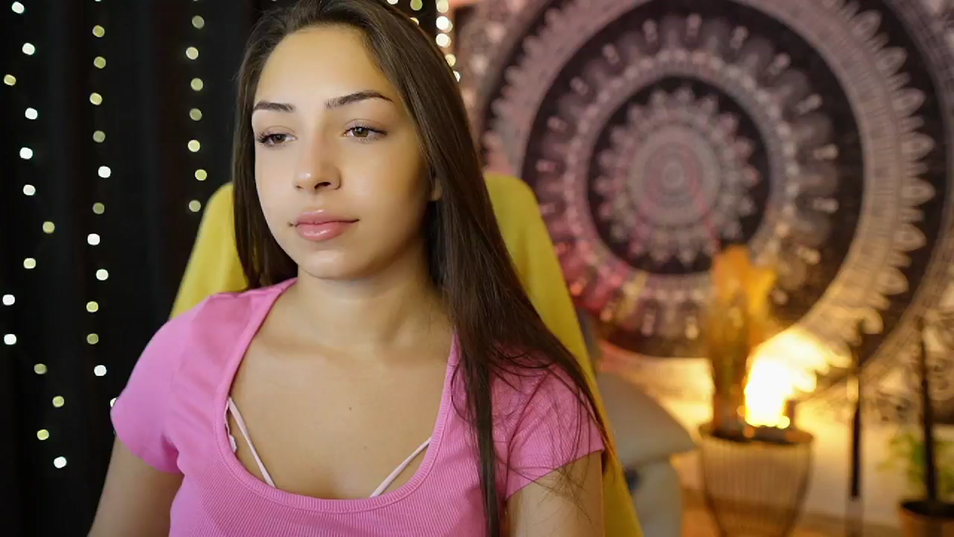 Gallery image thumbnail from Briar__Rose's myfreecams stream on, 08/06/2024, 14:17 image 18 of 20