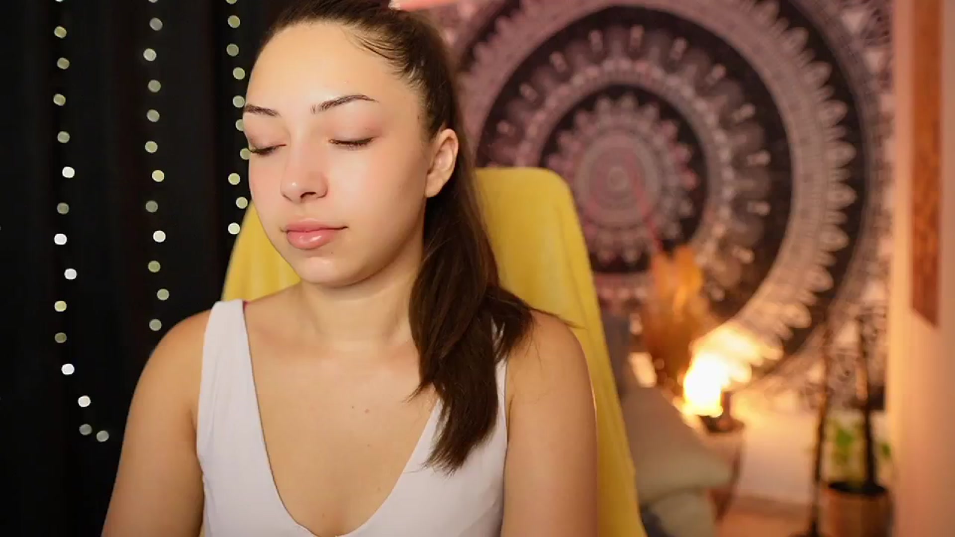 Gallery image thumbnail from Briar__Rose's myfreecams stream on, 08/15/2024, 14:58 image 9 of 20