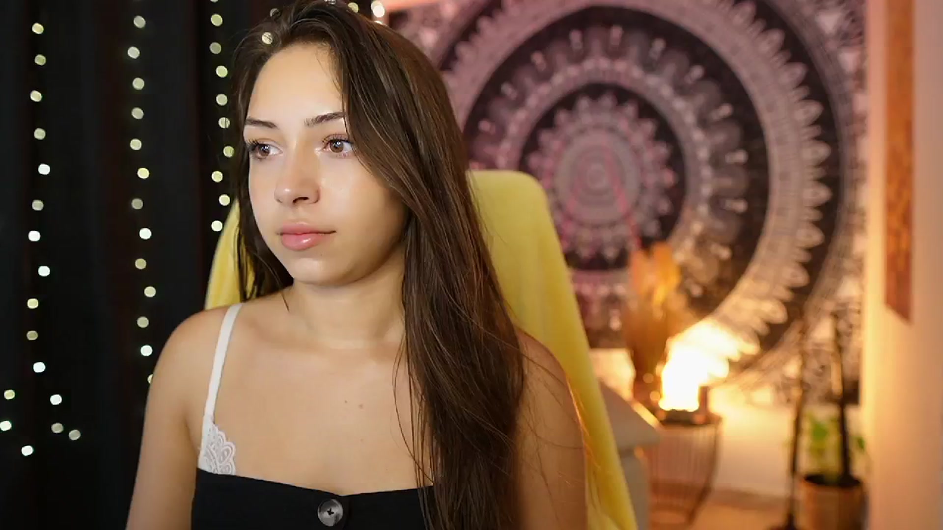 Gallery image thumbnail from Briar__Rose's myfreecams stream on, 08/16/2024, 17:07 image 4 of 20