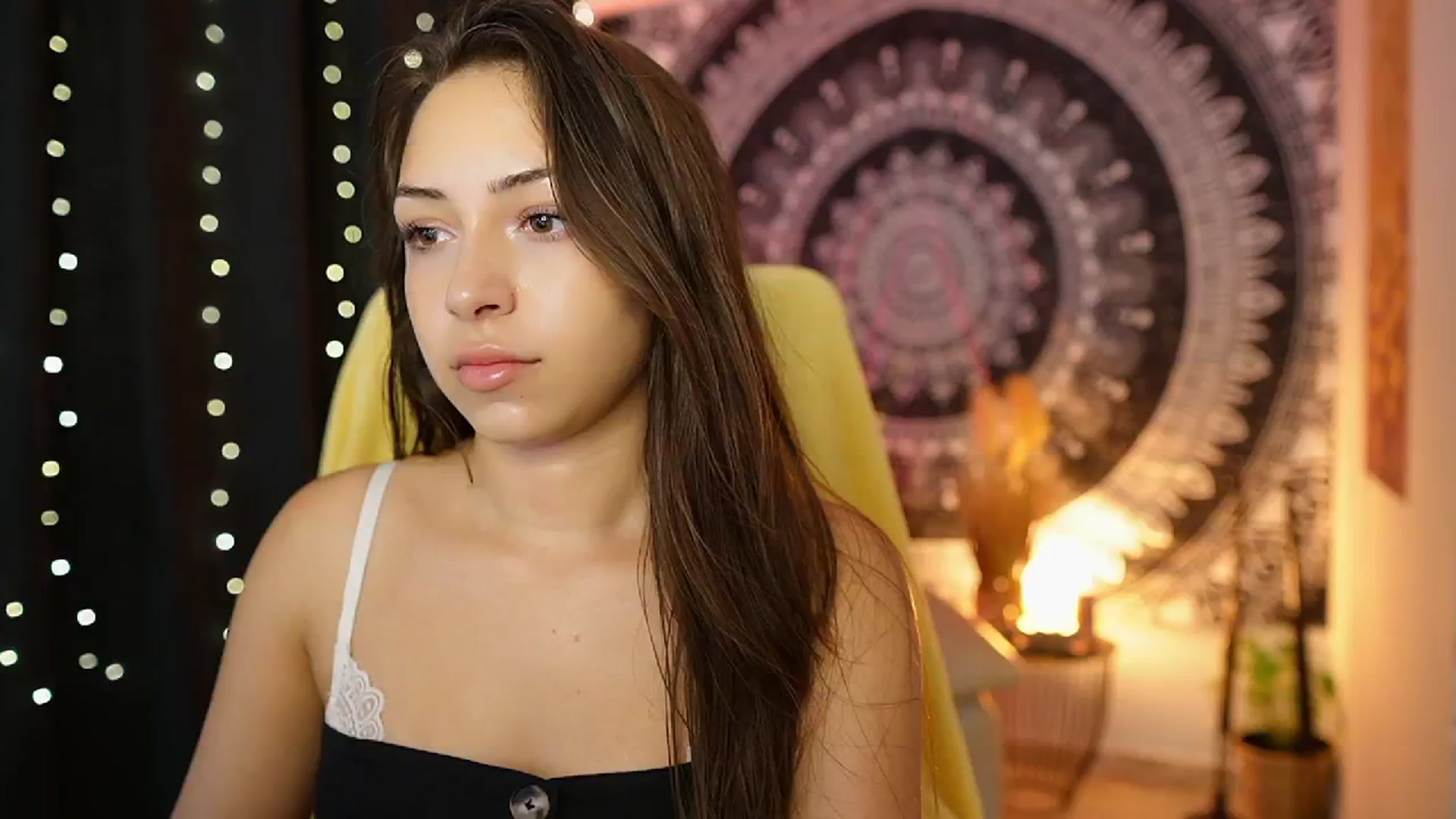 Gallery image thumbnail from Briar__Rose's myfreecams stream on, 08/16/2024, 17:07 image 2 of 20