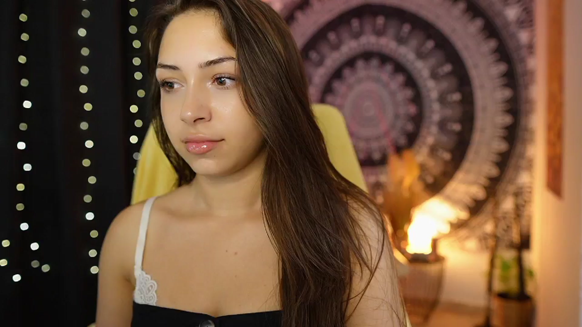 Gallery image thumbnail from Briar__Rose's myfreecams stream on, 08/16/2024, 18:11 image 9 of 20