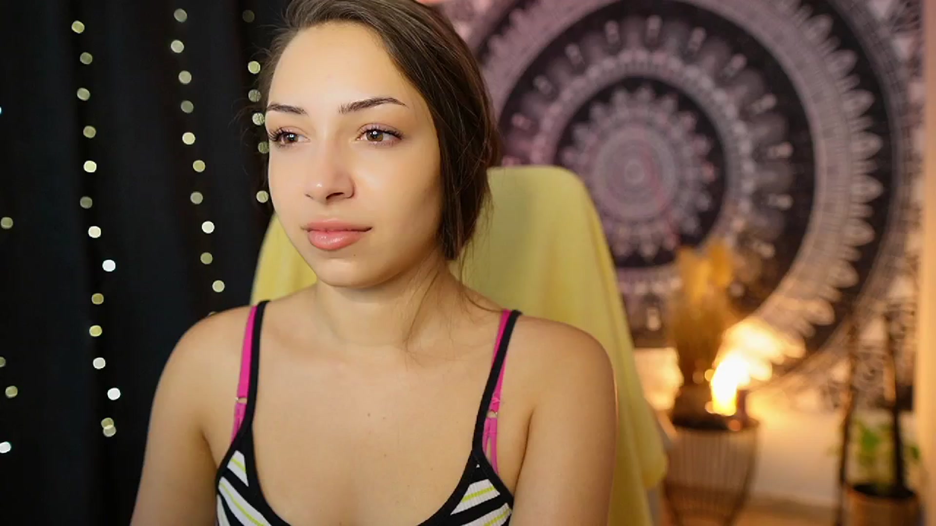 Gallery image thumbnail from Briar__Rose's myfreecams stream on, 08/23/2024, 17:32 image 3 of 20