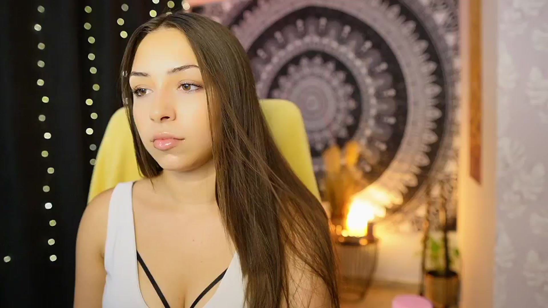 Gallery image thumbnail from Briar__Rose's myfreecams stream on, 08/28/2024, 14:33 image 3 of 20